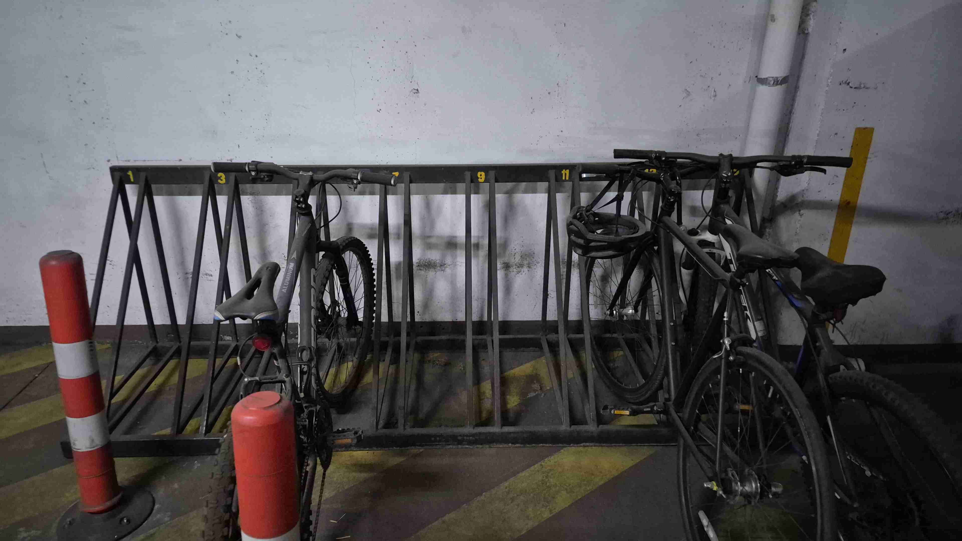 Bicicletero fierro - miniatura 2