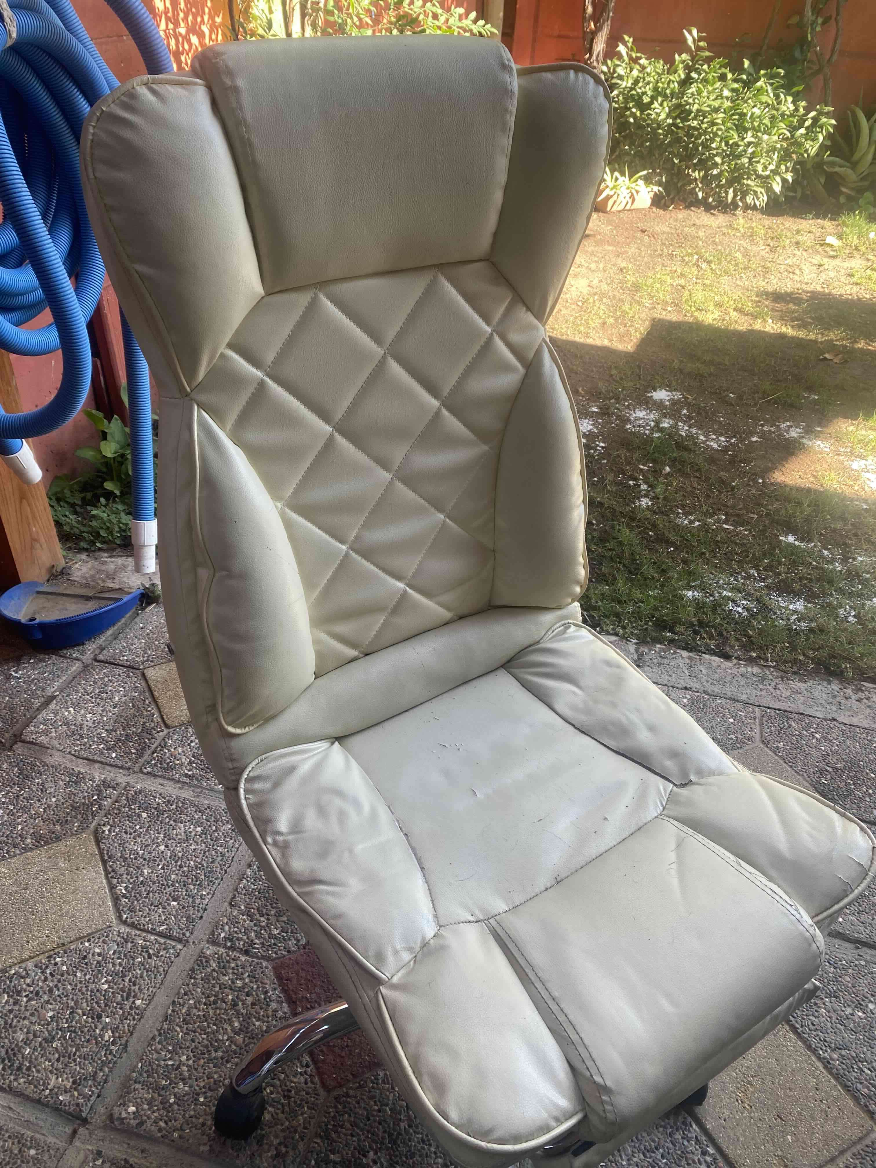 Silla de oficina ajustable color mantequilla - miniatura 1