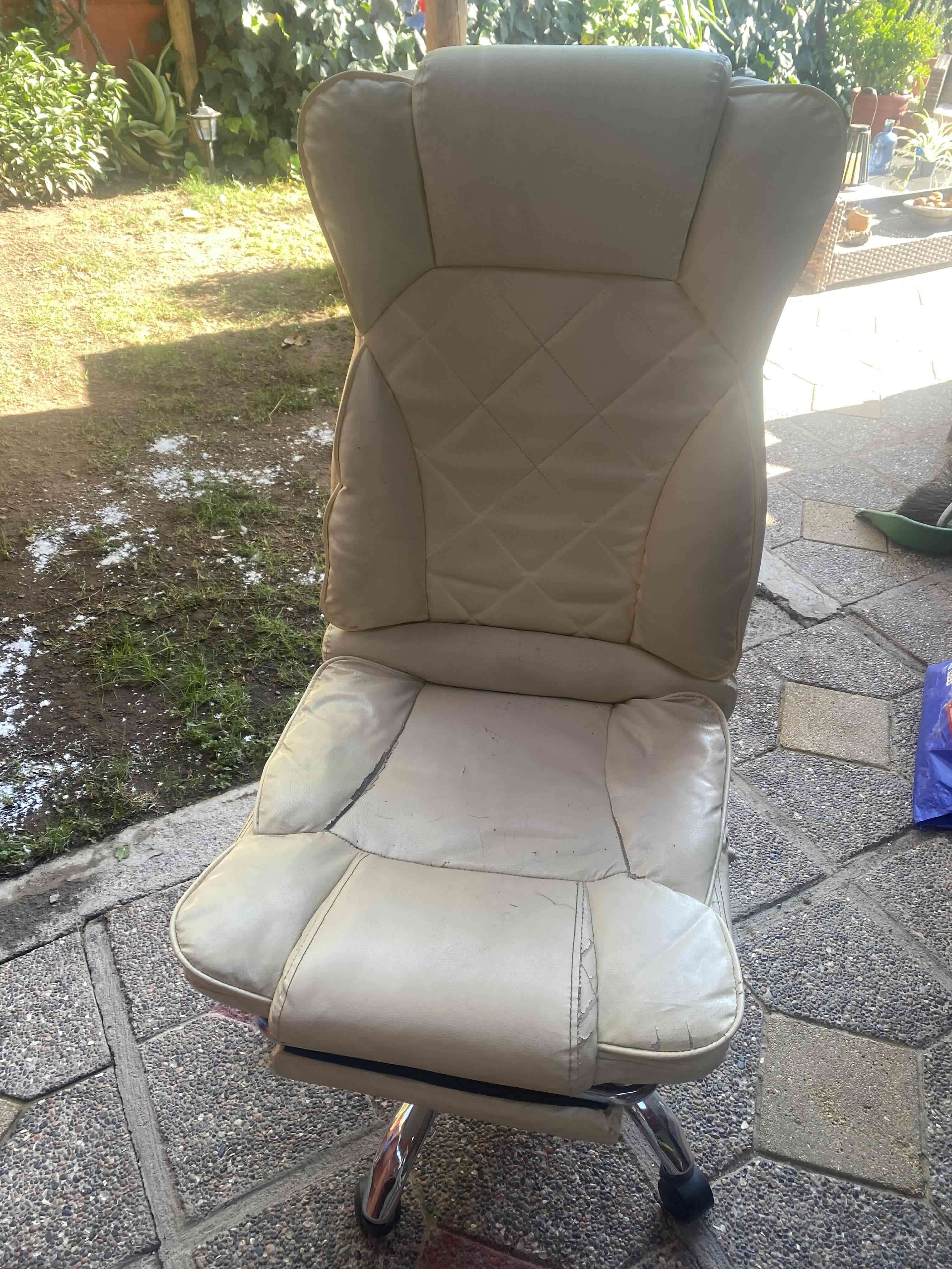 Silla de oficina ajustable color mantequilla - miniatura 2