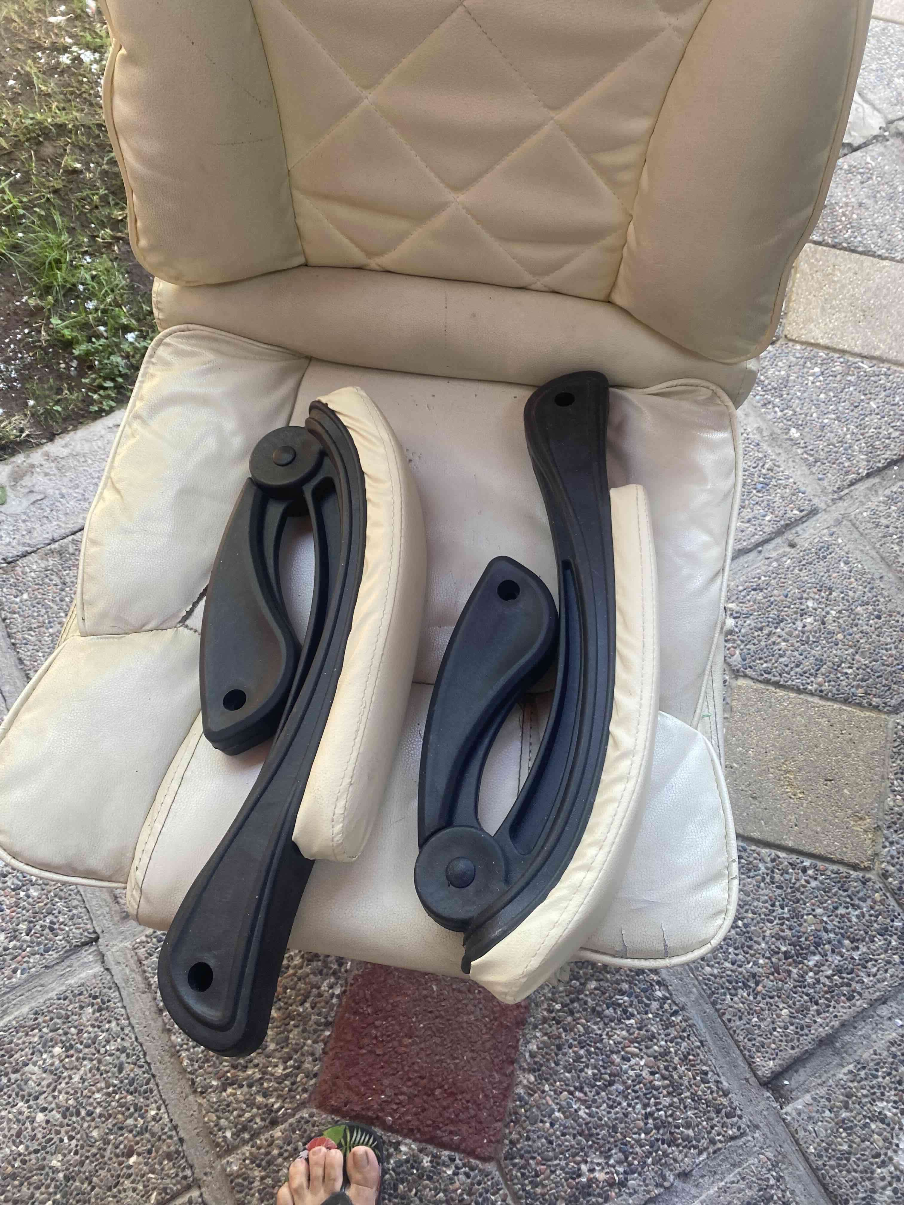 Silla de oficina ajustable color mantequilla - miniatura 3