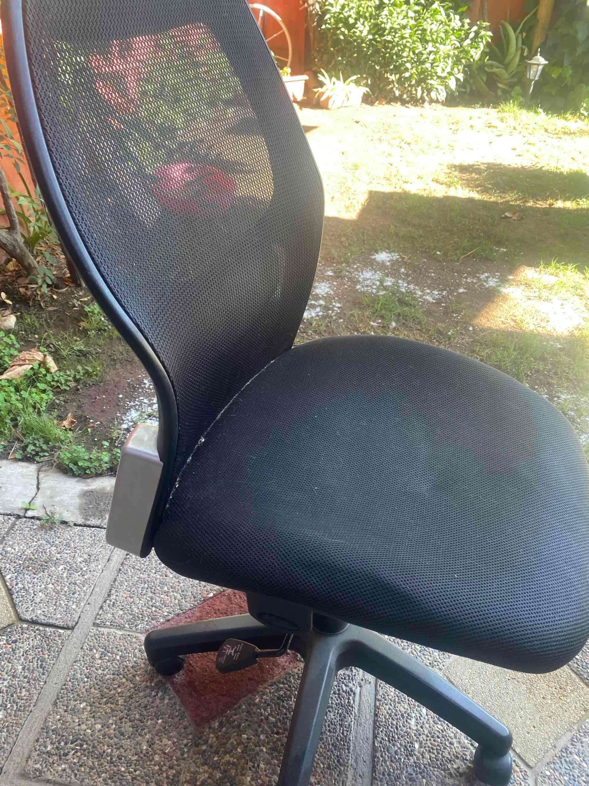 Silla de oficina ergonómica negra - miniatura 1