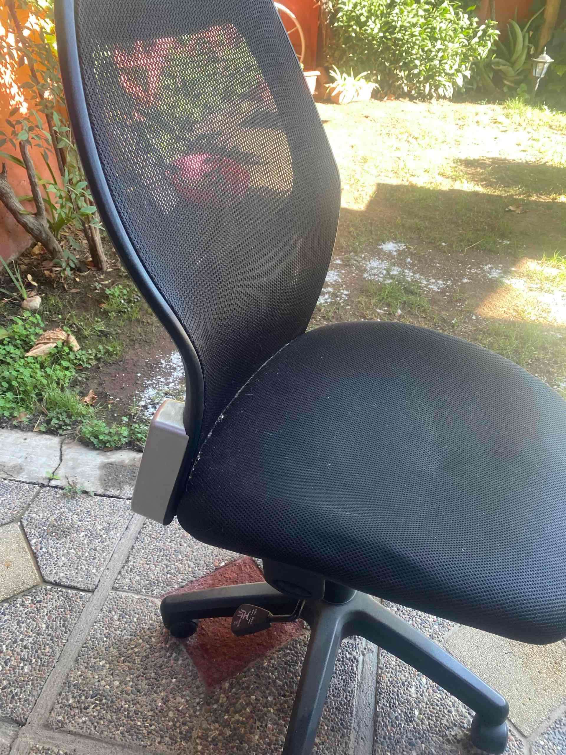 Silla de oficina ergonómica negra - miniatura 2