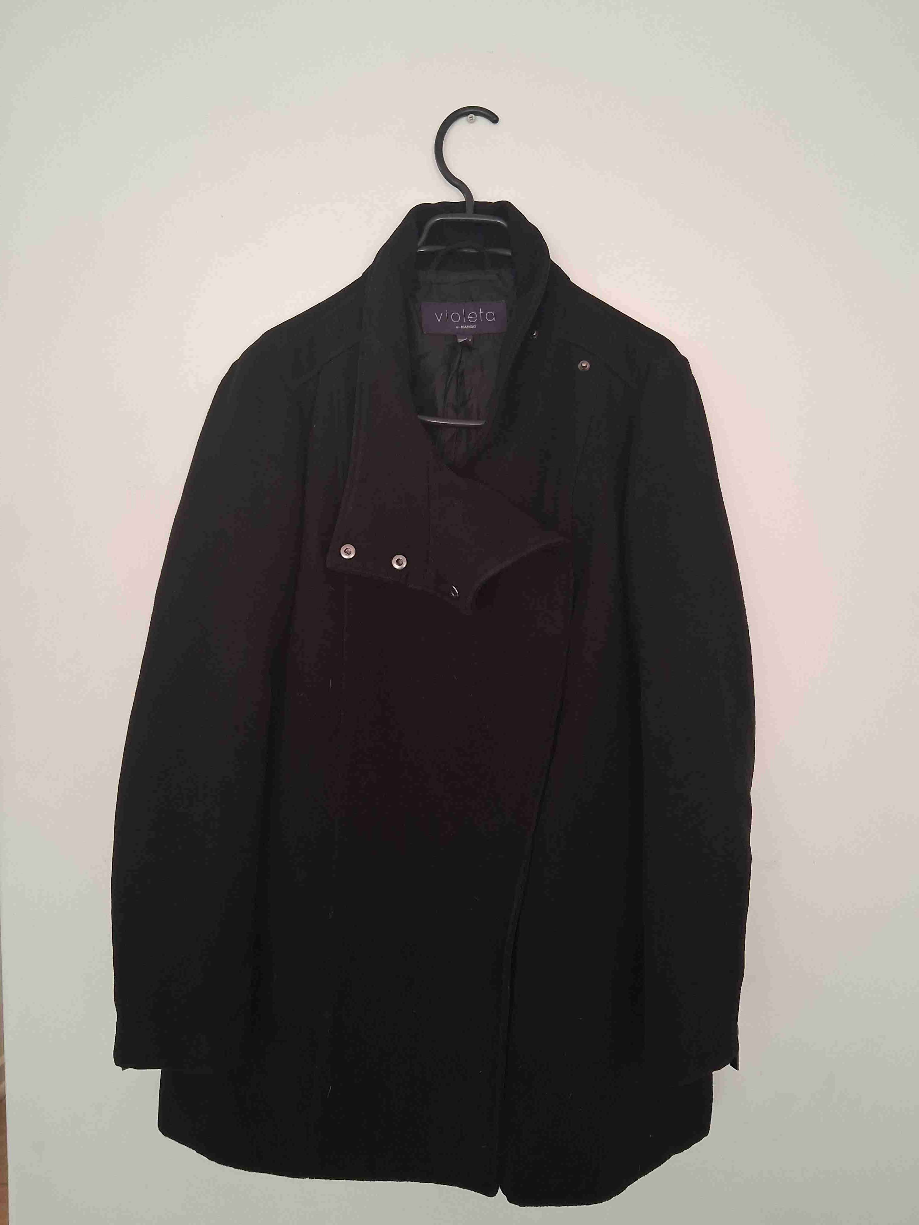 Abrigo negro - marca Violeta By Mango - 1