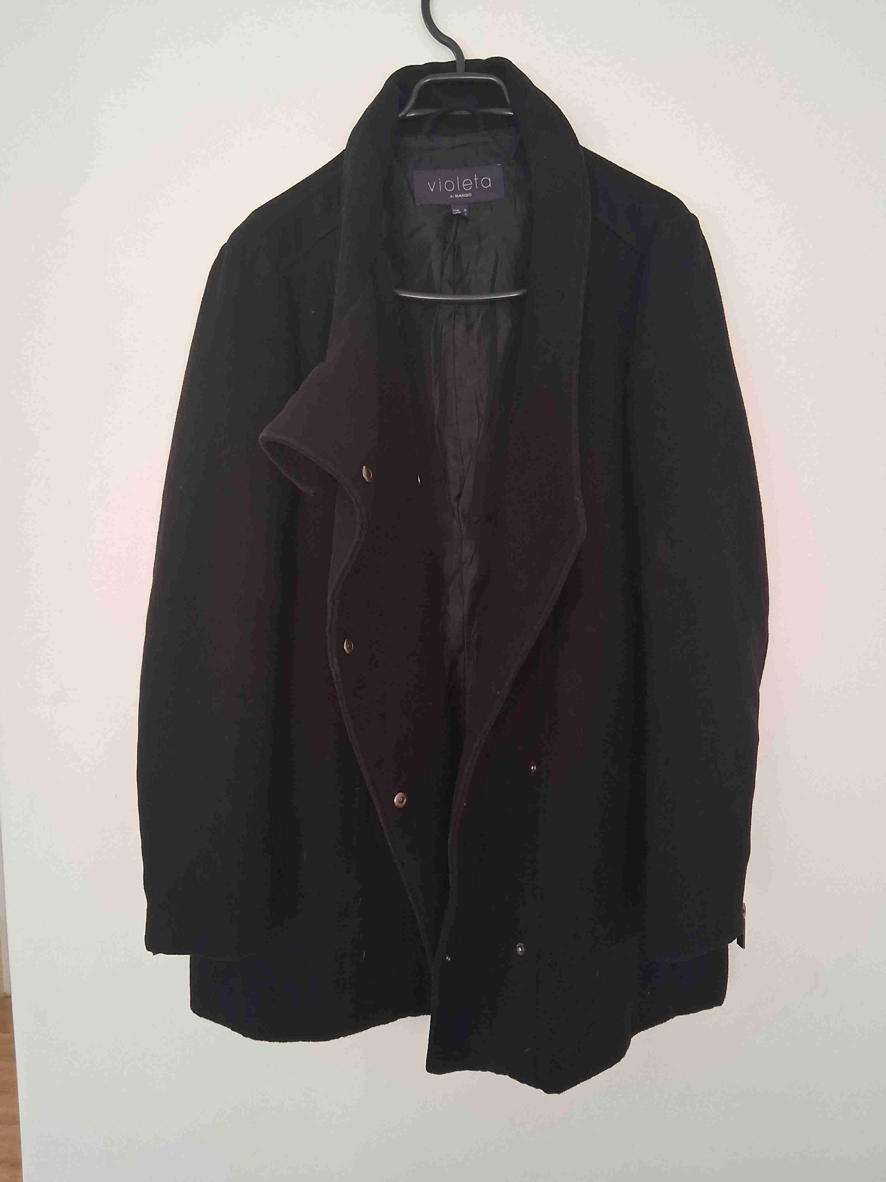 Abrigo negro - marca Violeta By Mango - 2