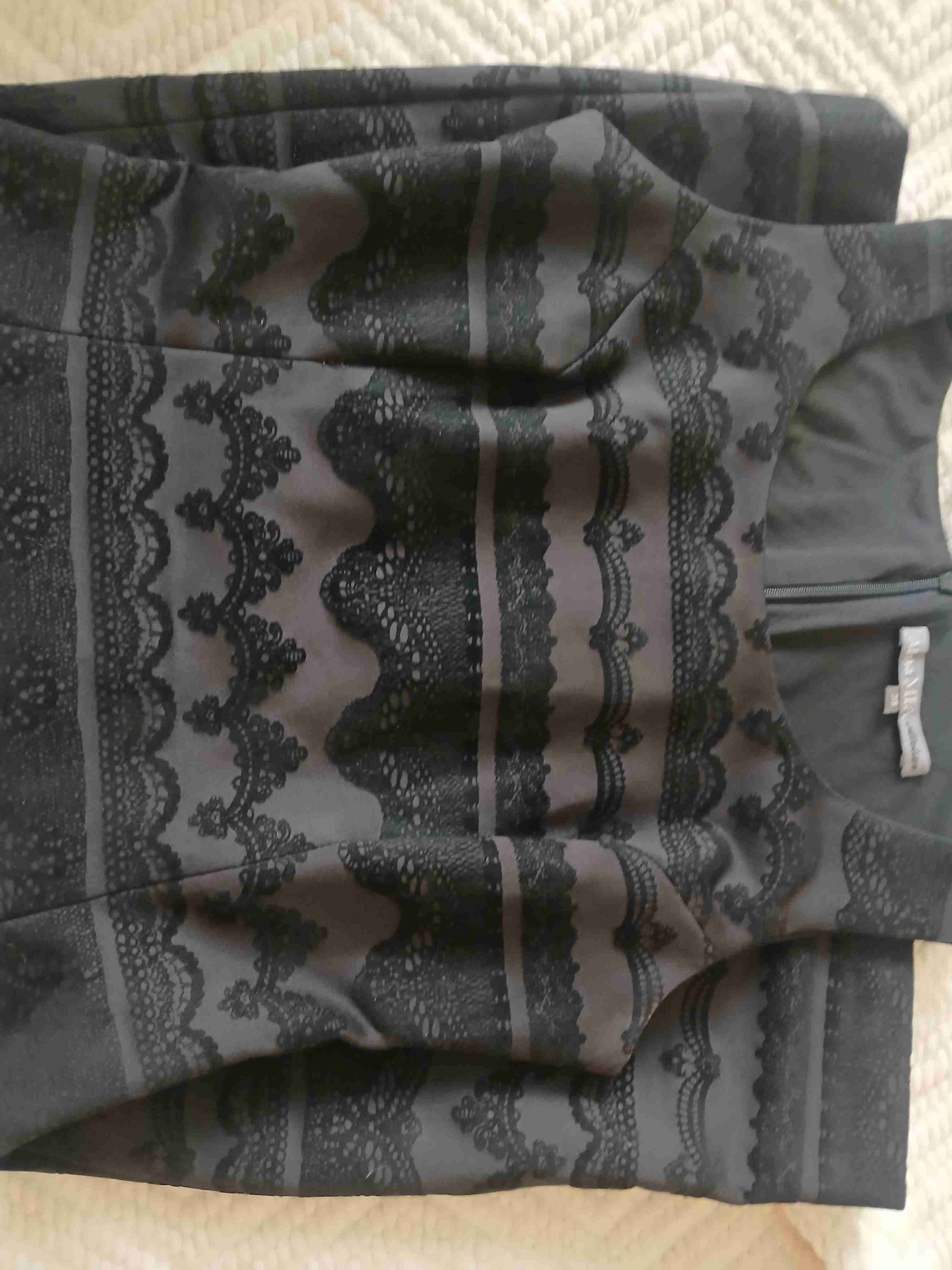 Vestido gris con encaje - miniatura 1