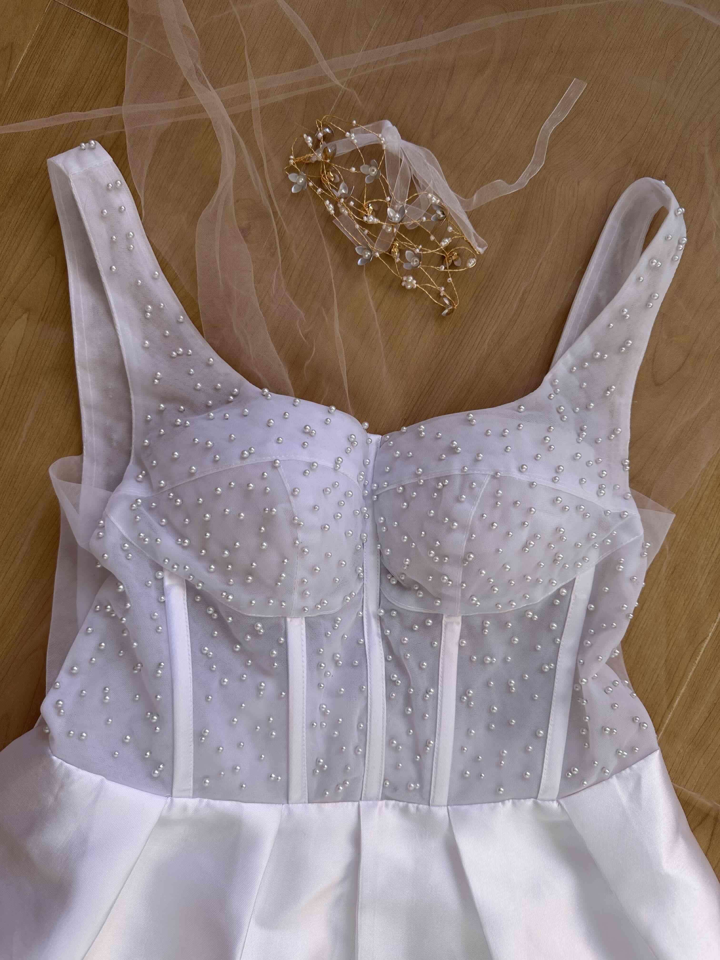 Vestido corto blanco con perlas - 2