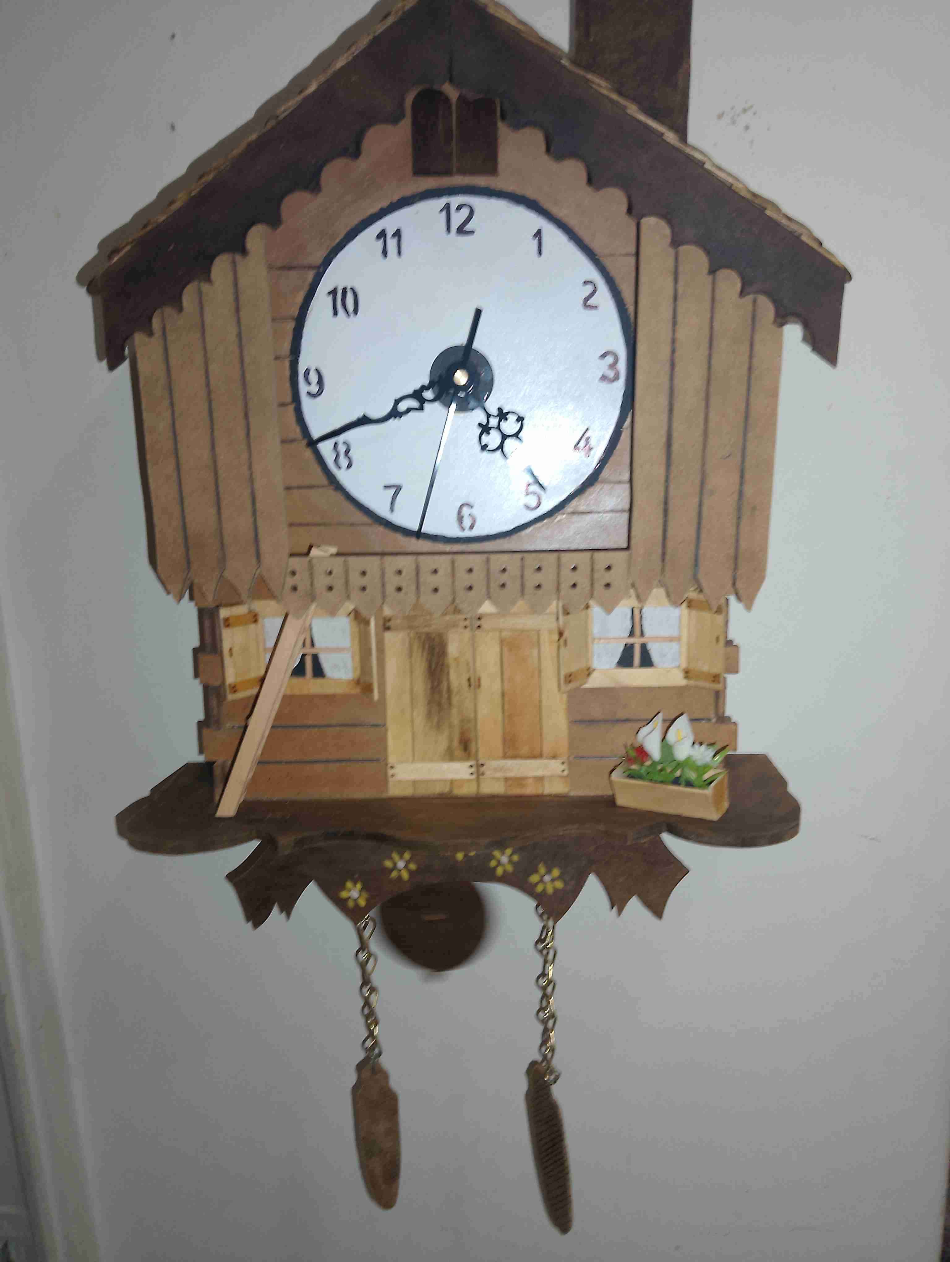 Reloj de pared tipo cucú de madera - miniatura 6