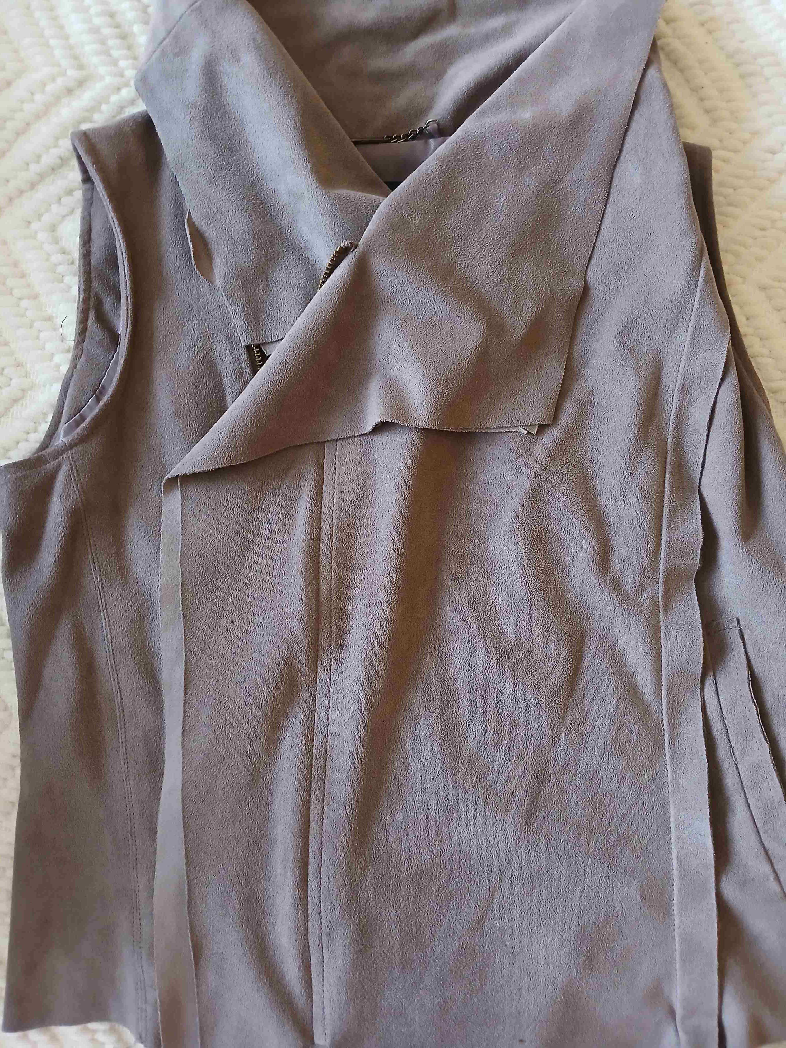 Chaleco gris sin mangas - miniatura 1