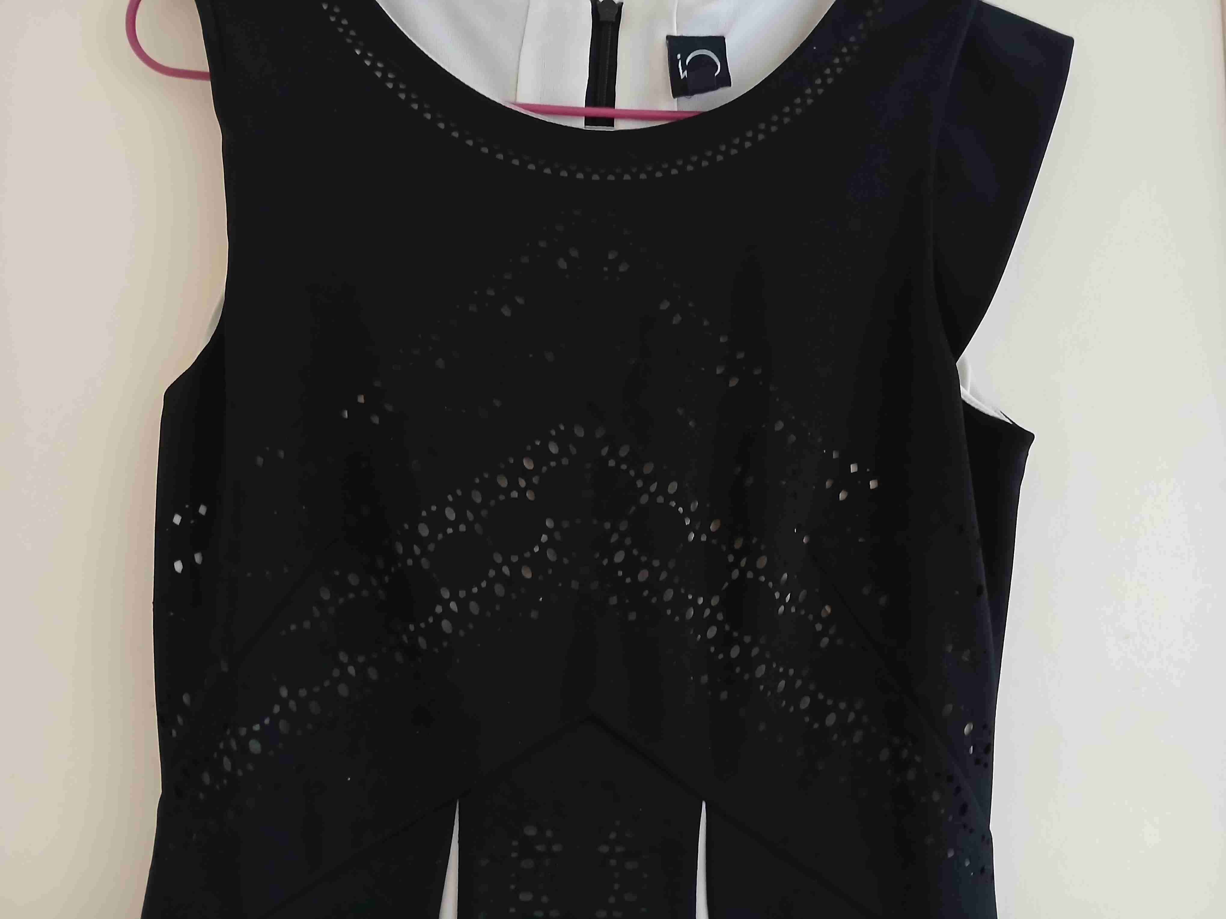 Vestido negro con detalles blancos - miniatura 3