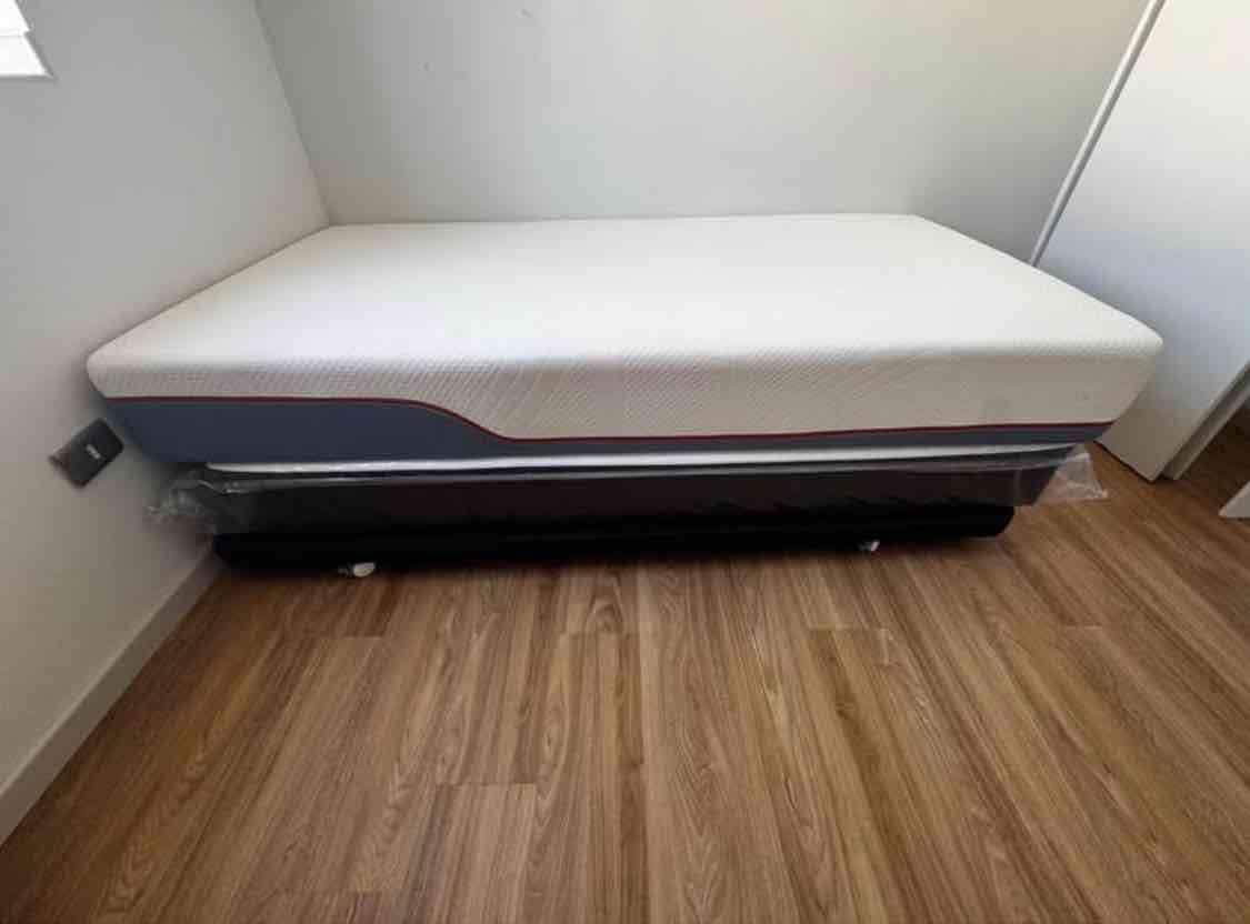 Cama con colchón ortopédico - miniatura 1