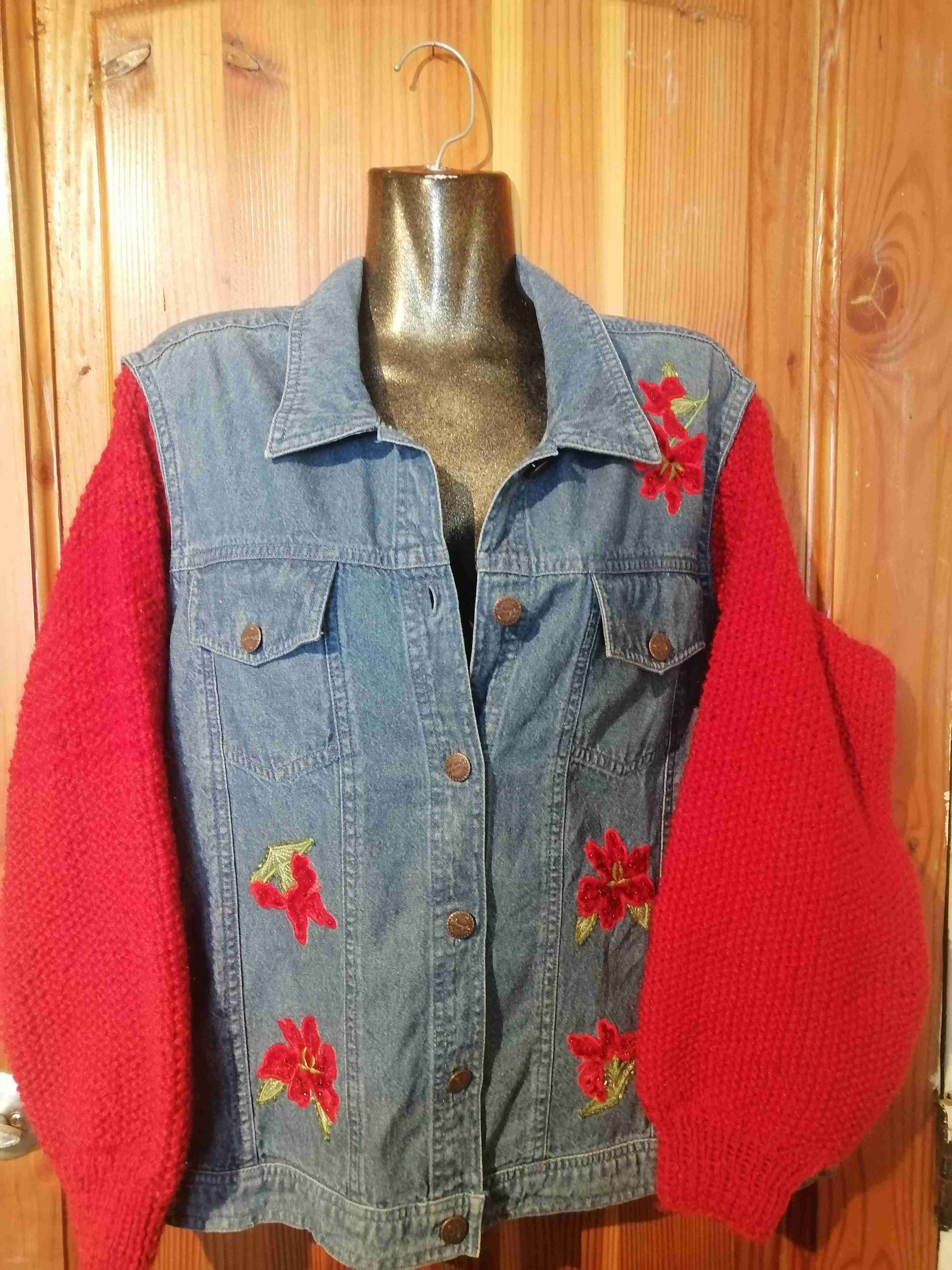 Chaqueta de mezclilla con mangas tejidas - miniatura 4