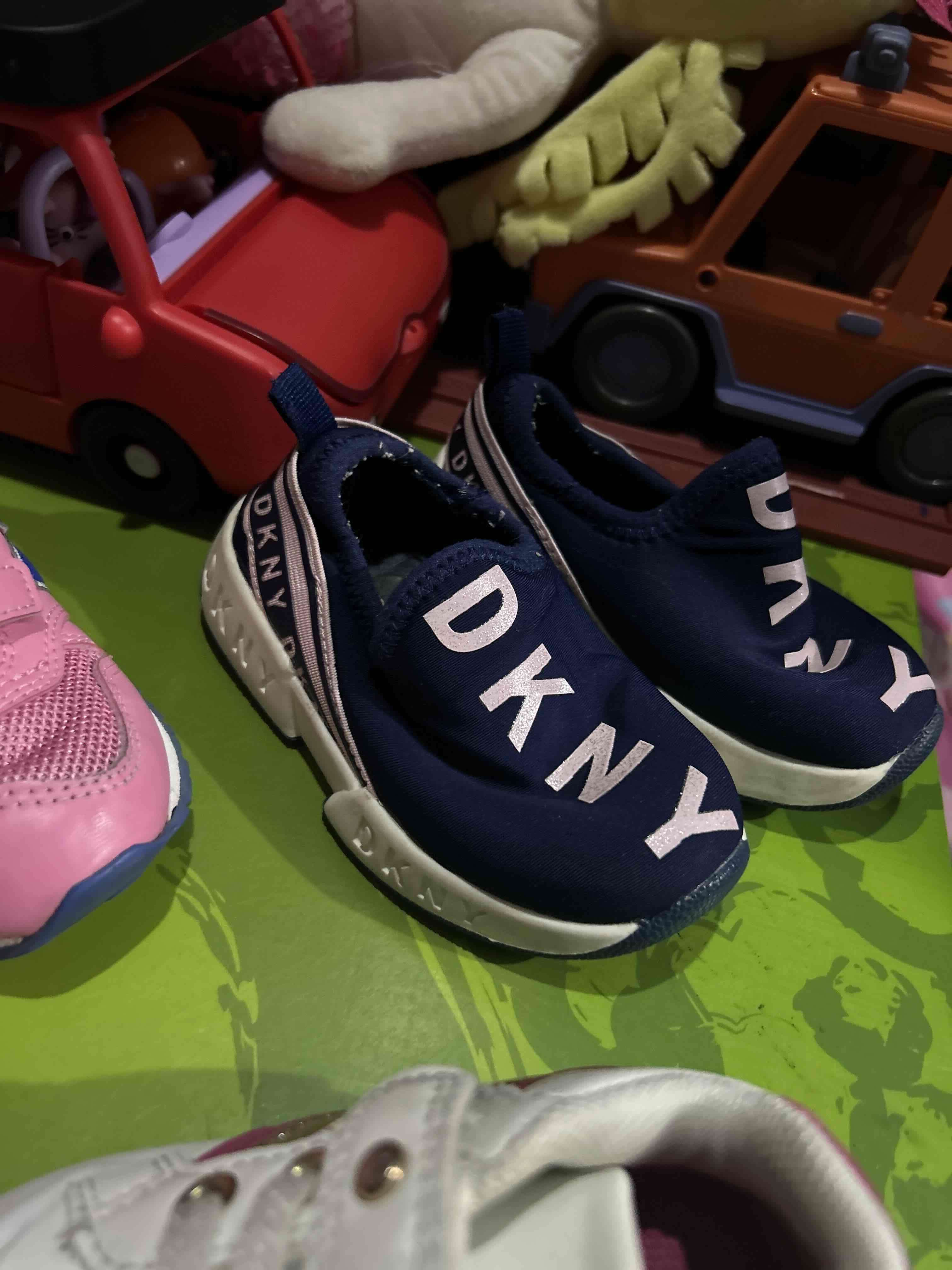 Zapatillas niñas DKNY , converce, limonada y new b - miniatura 1