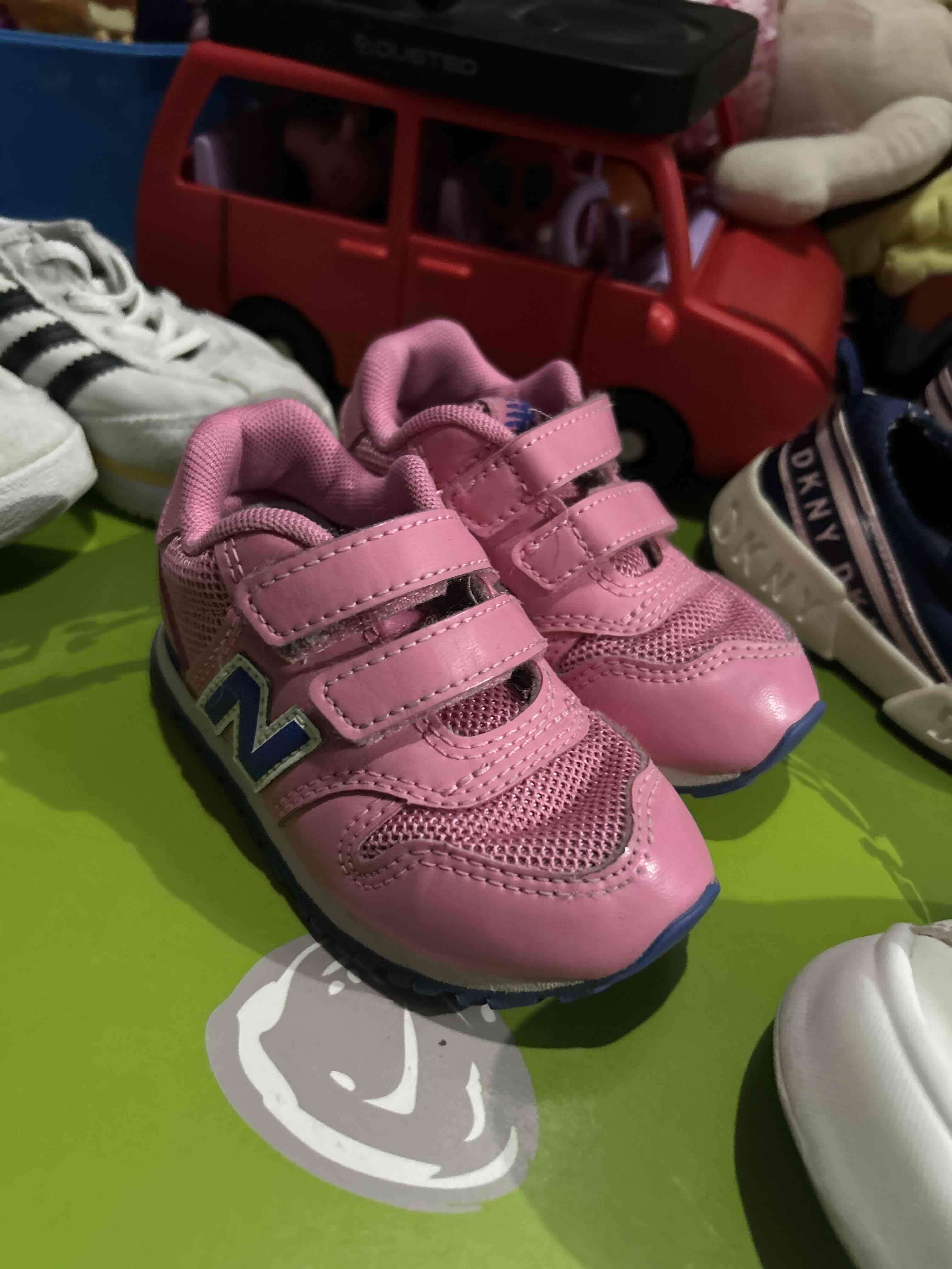 Zapatillas niñas DKNY , converce, limonada y new b - miniatura 3