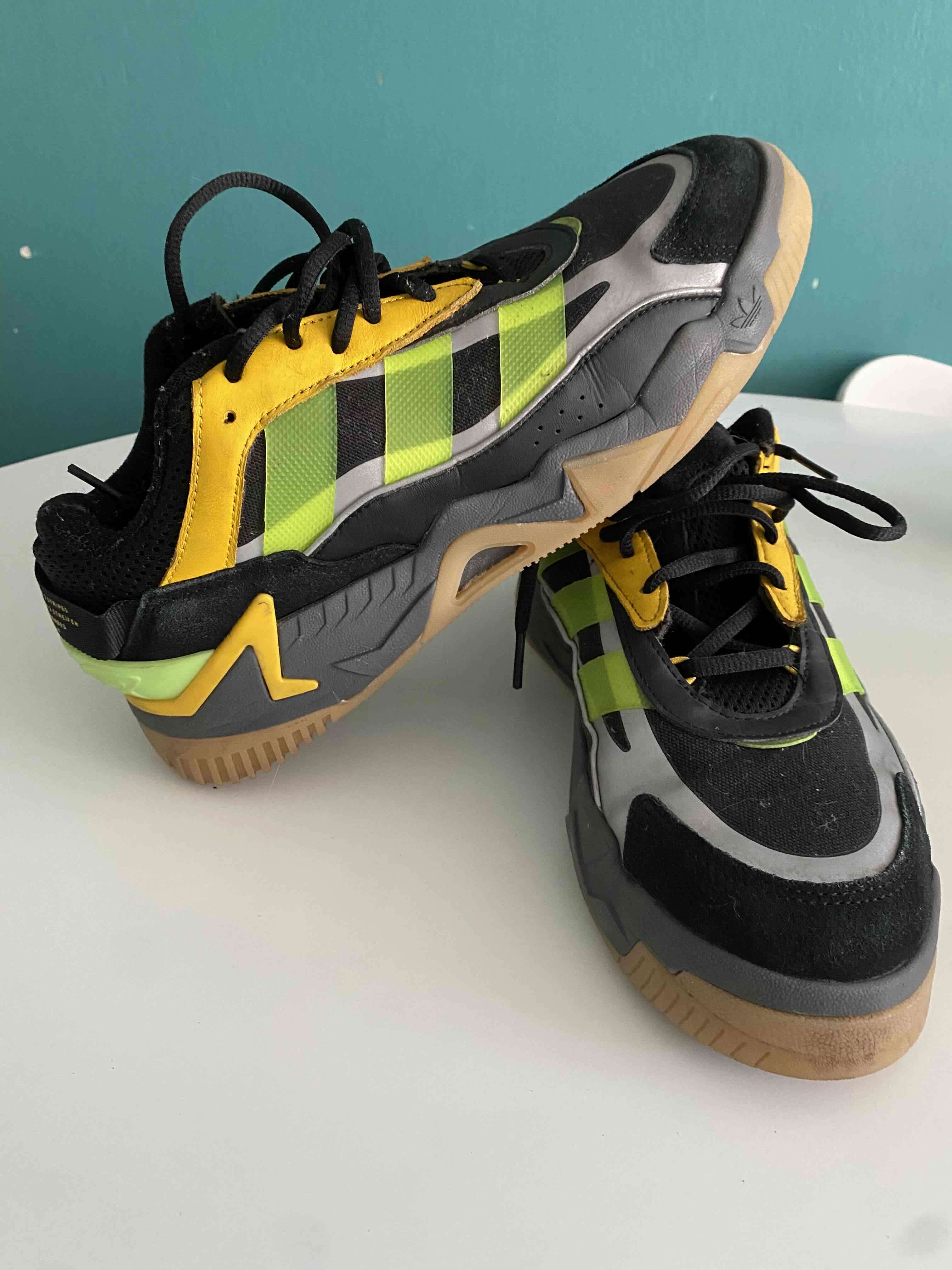 Zapatillas deportivas negro y verde Adidas - miniatura 2