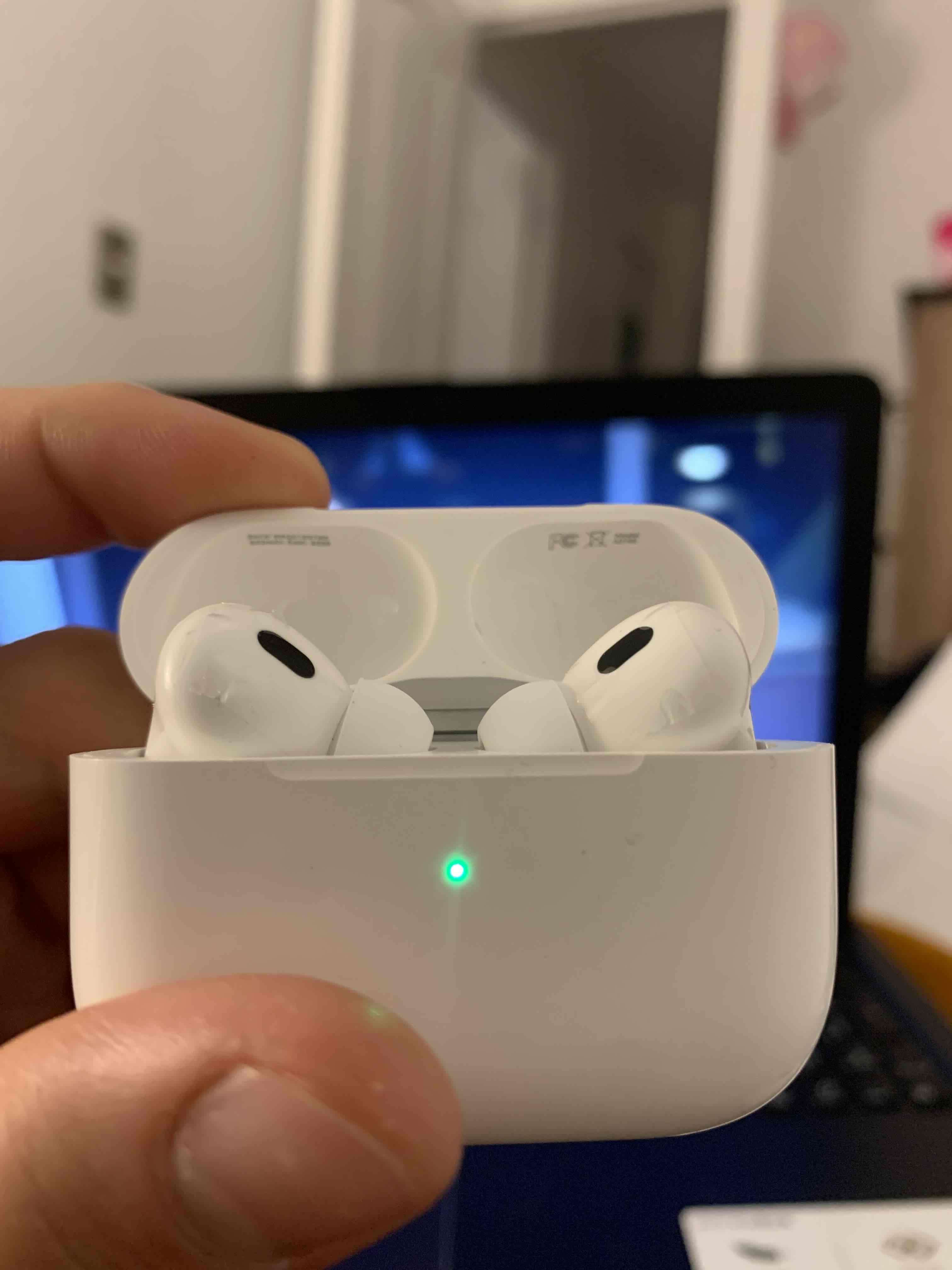 Audífonos inalámbricos blancos - miniatura 2