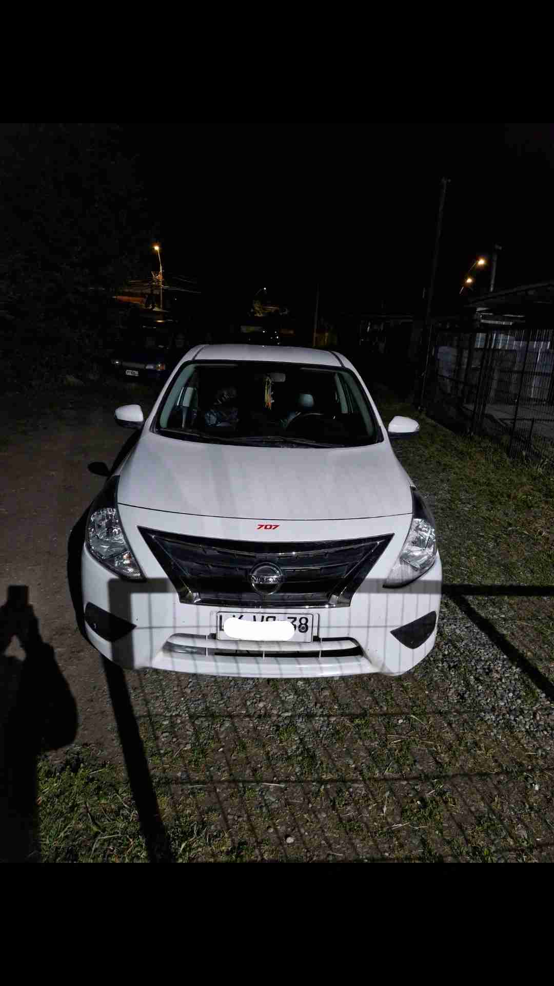 Auto Nissan versa 1.6 año 2019 - miniatura 1