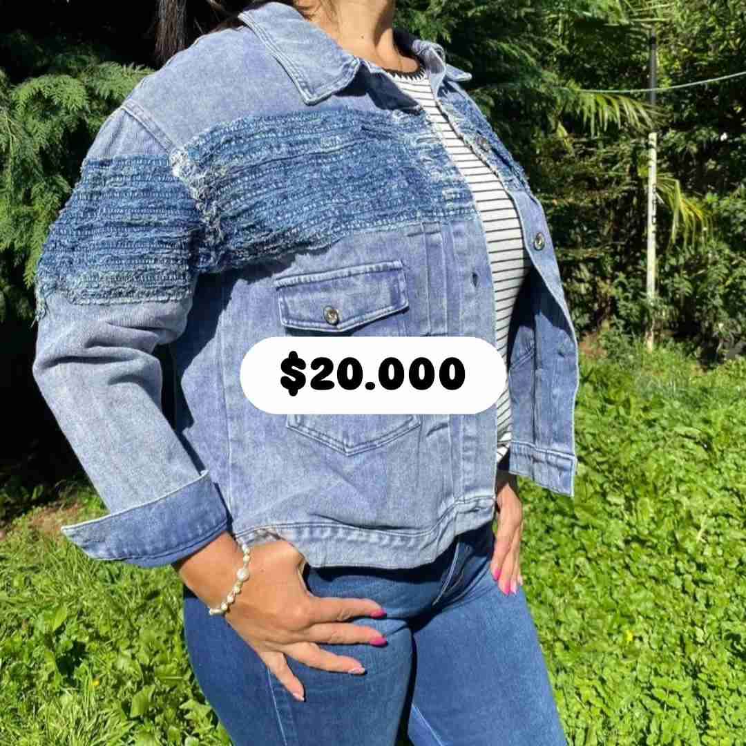 Suéter burdeos con diseño gráfico - miniatura 2