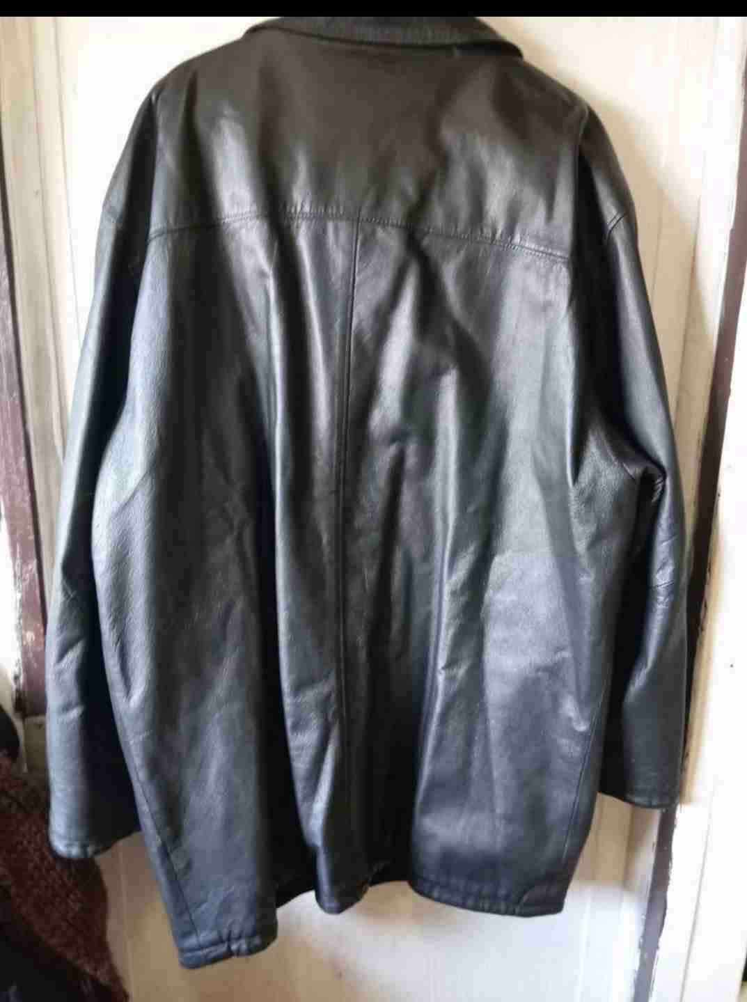 Chaqueta de cuero negra - miniatura 1