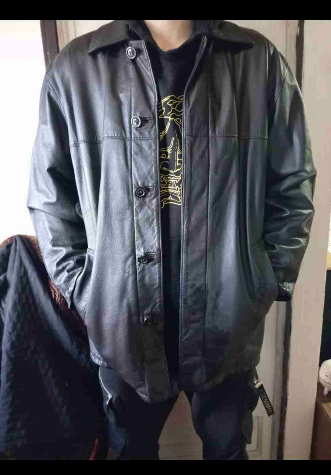 Chaqueta de cuero negra - miniatura 2