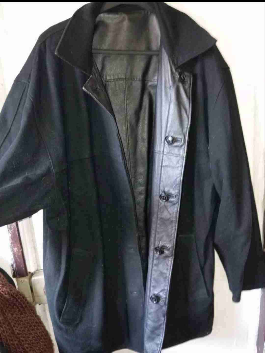 Chaqueta de cuero negra - miniatura 3