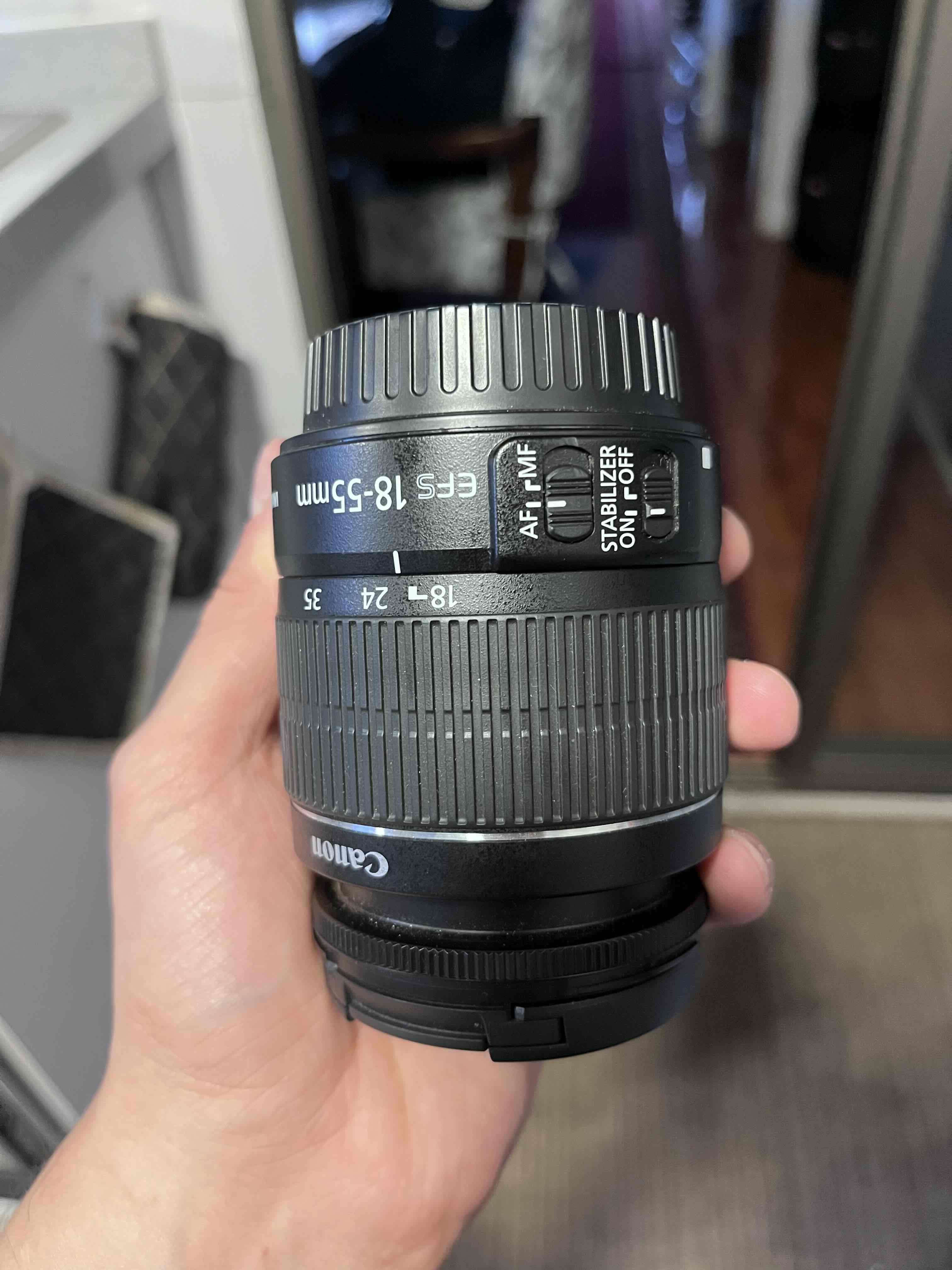 Cámara Canon EOS Rebel T7 con accesorios - miniatura 2