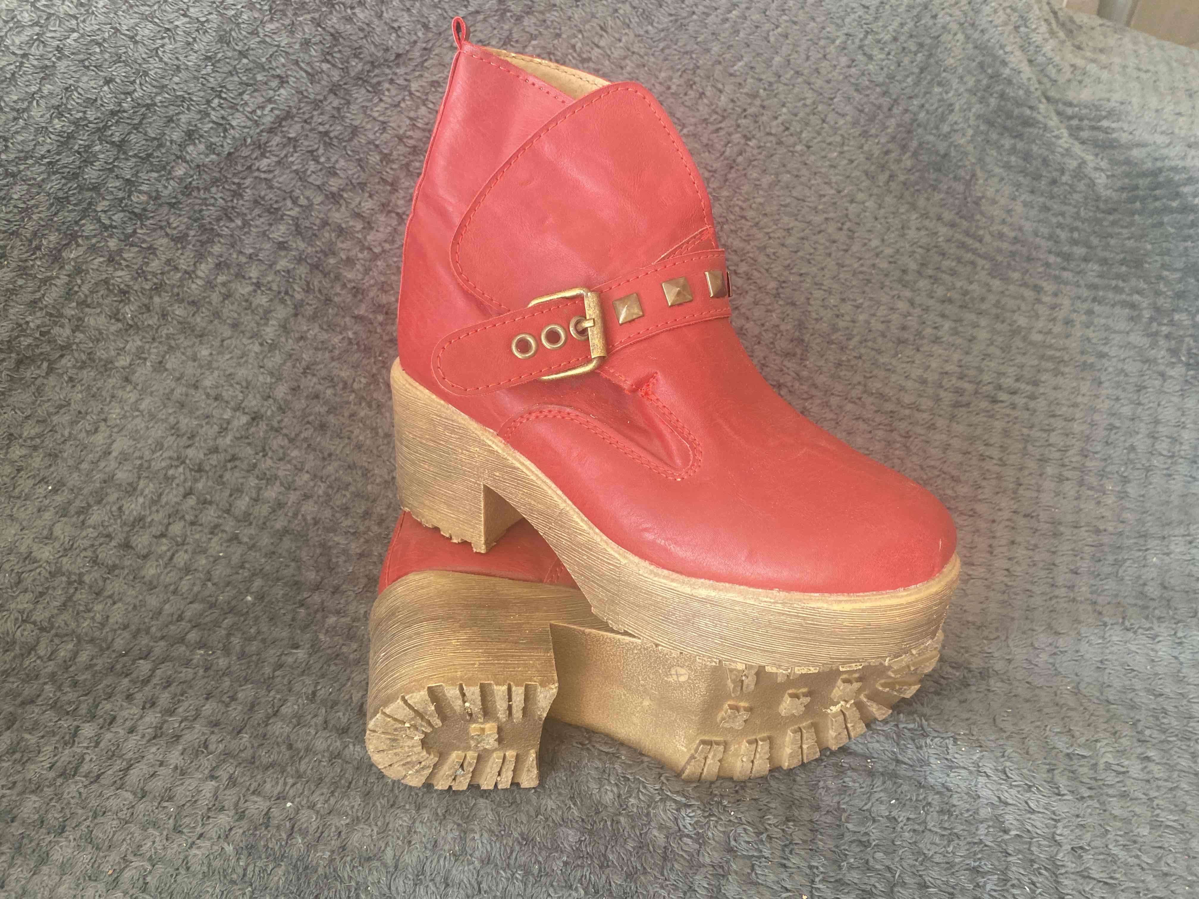Botines rojos de tacón grueso - miniatura 2