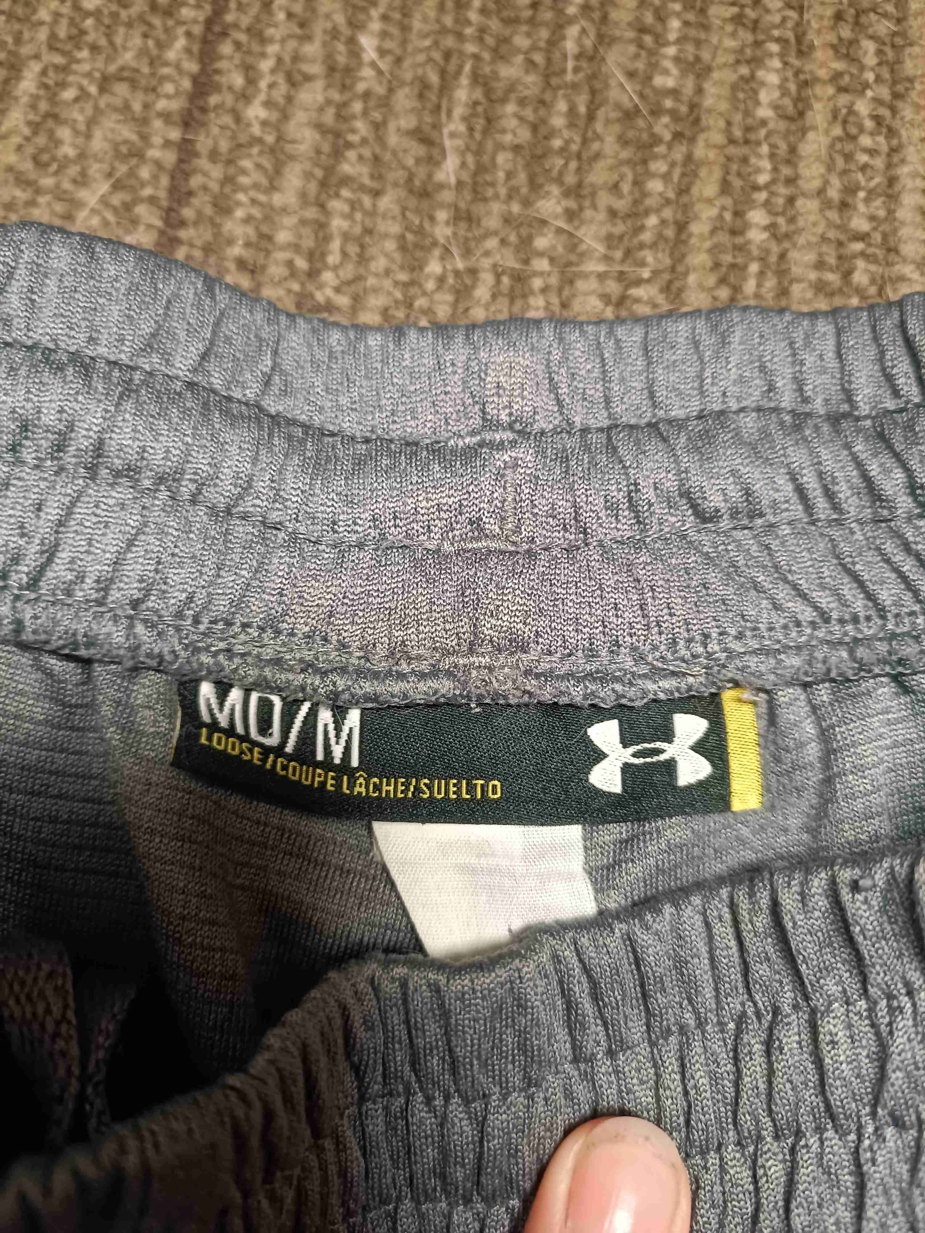 Shorts deportivos grises Under Armour - miniatura 2