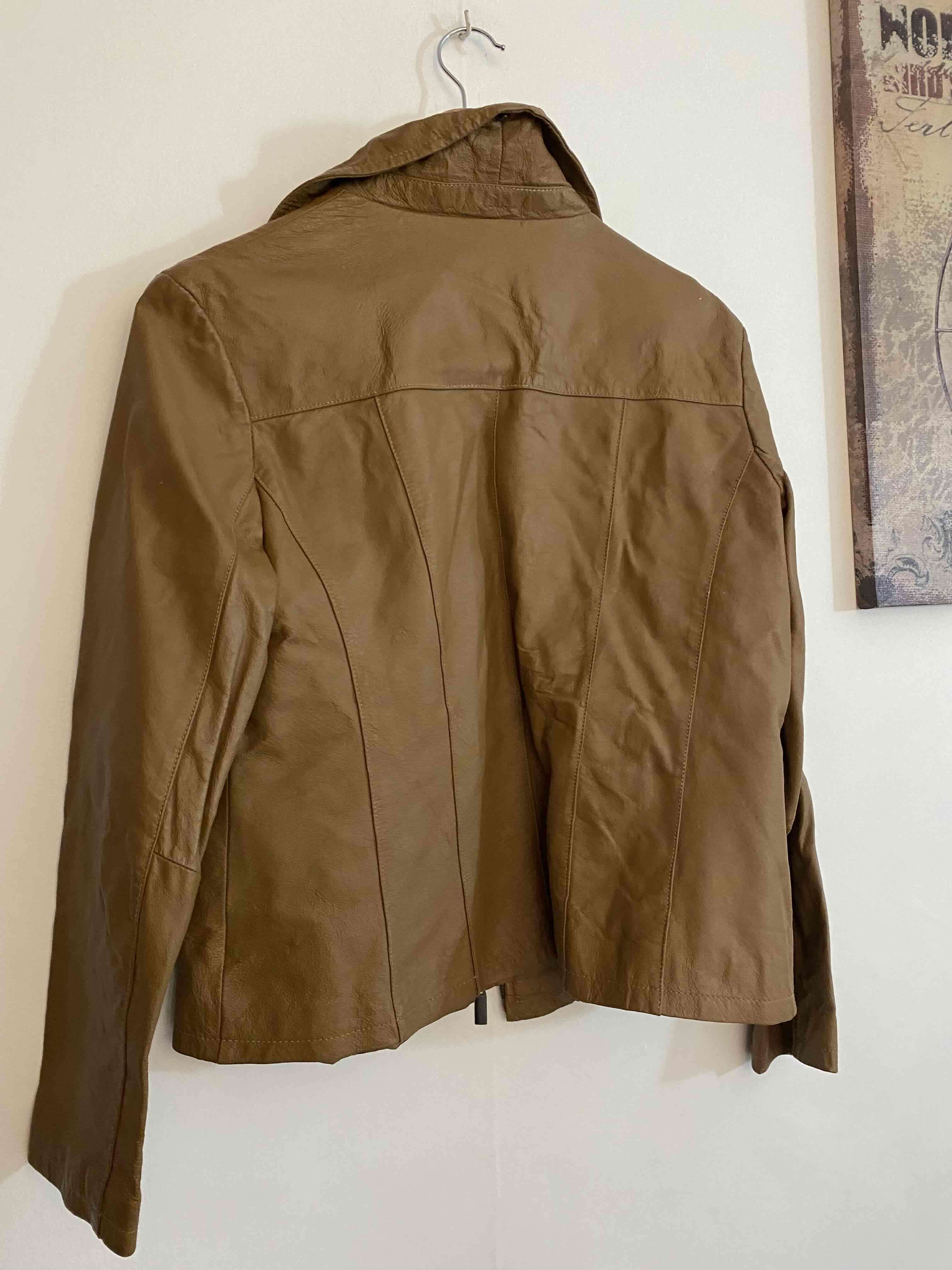 Chaqueta café estilo casual - miniatura 2