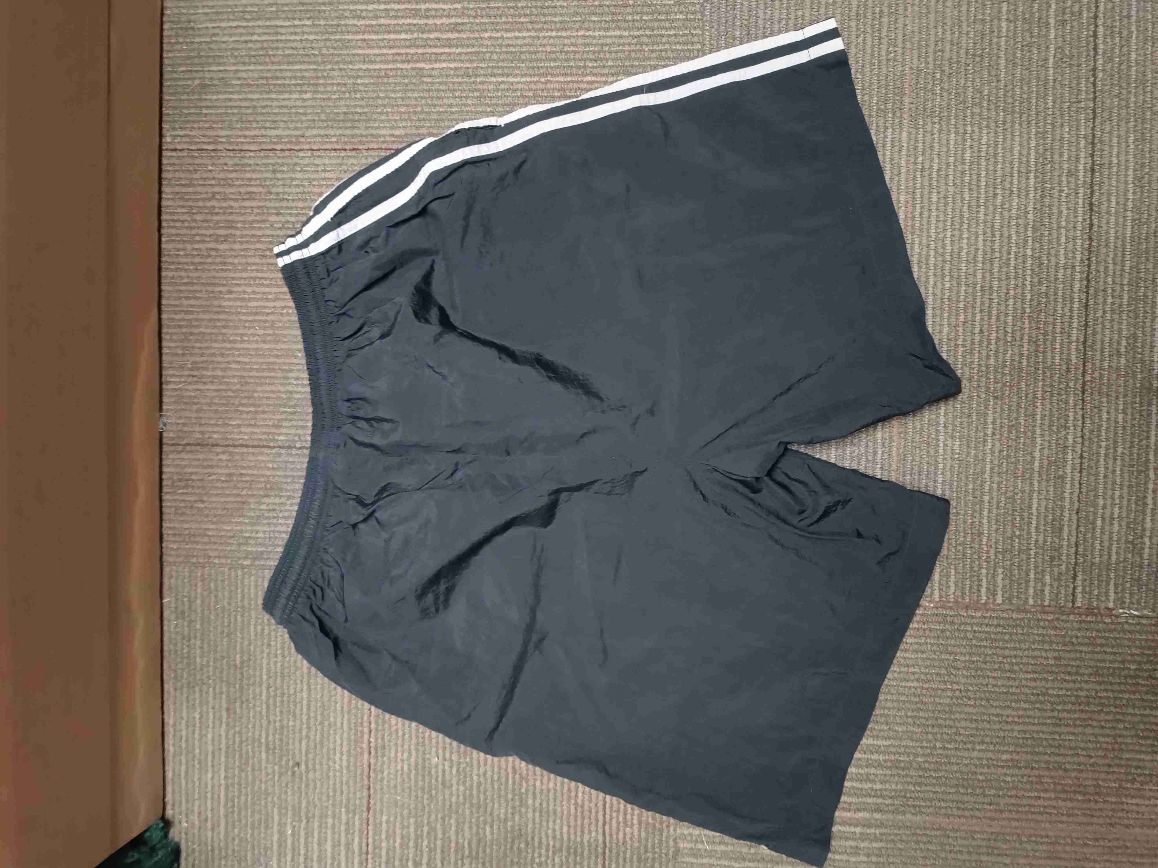Shorts deportivos Adidas negros - miniatura 2