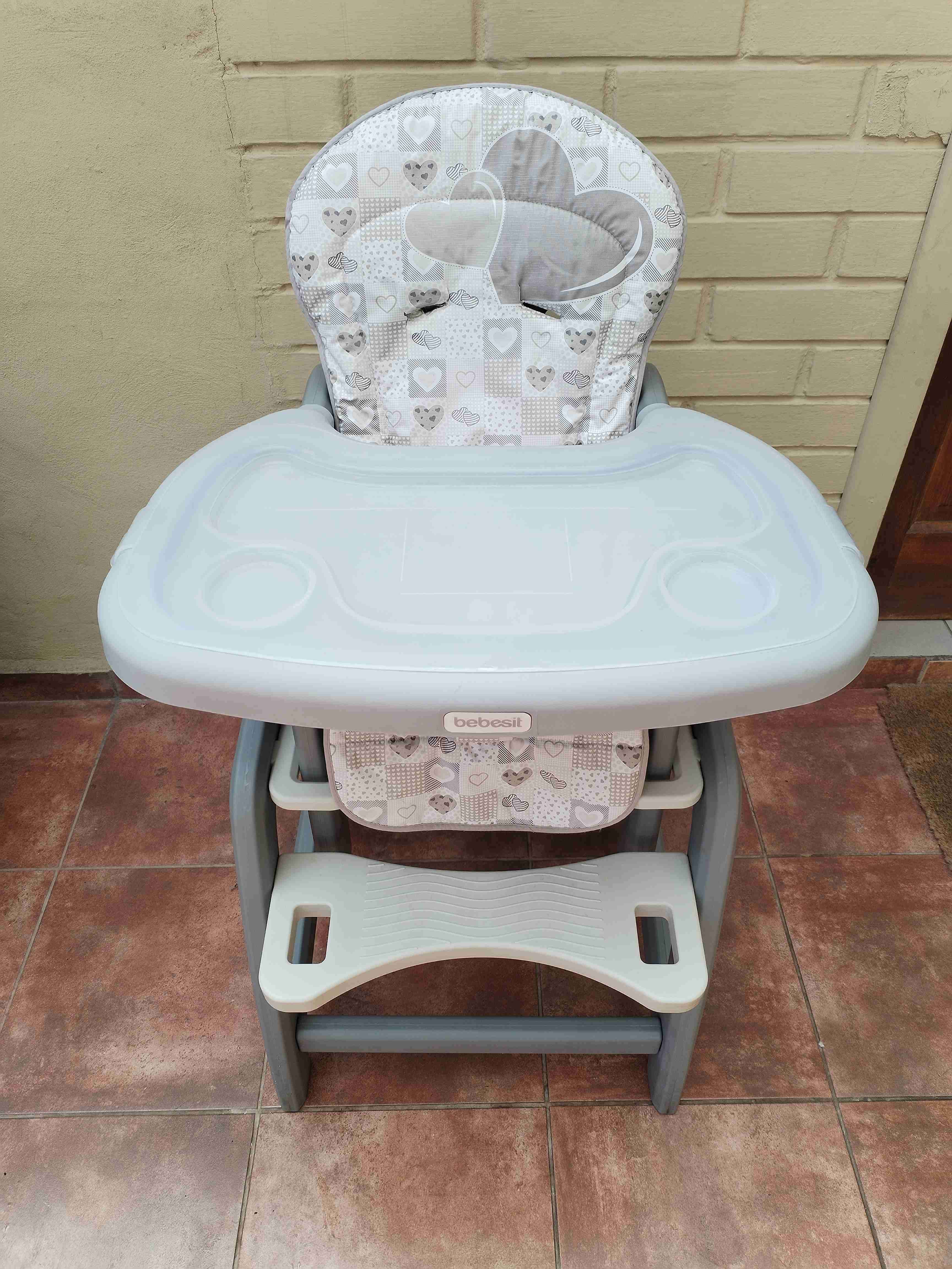 Silla y mesa para bebé - miniatura 2