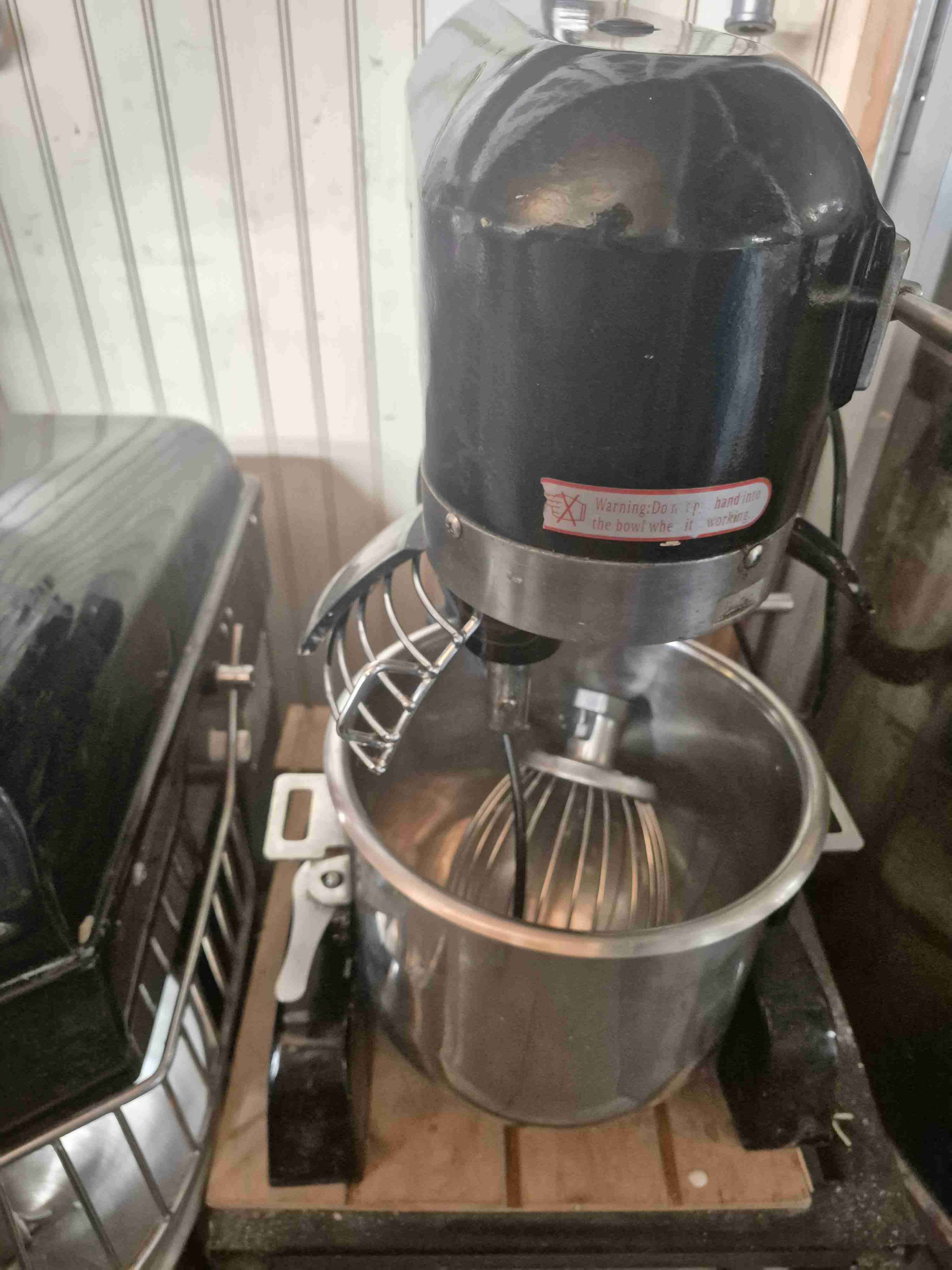 Batidora planetaria 10 litros. Con 3 accesorios - miniatura 2