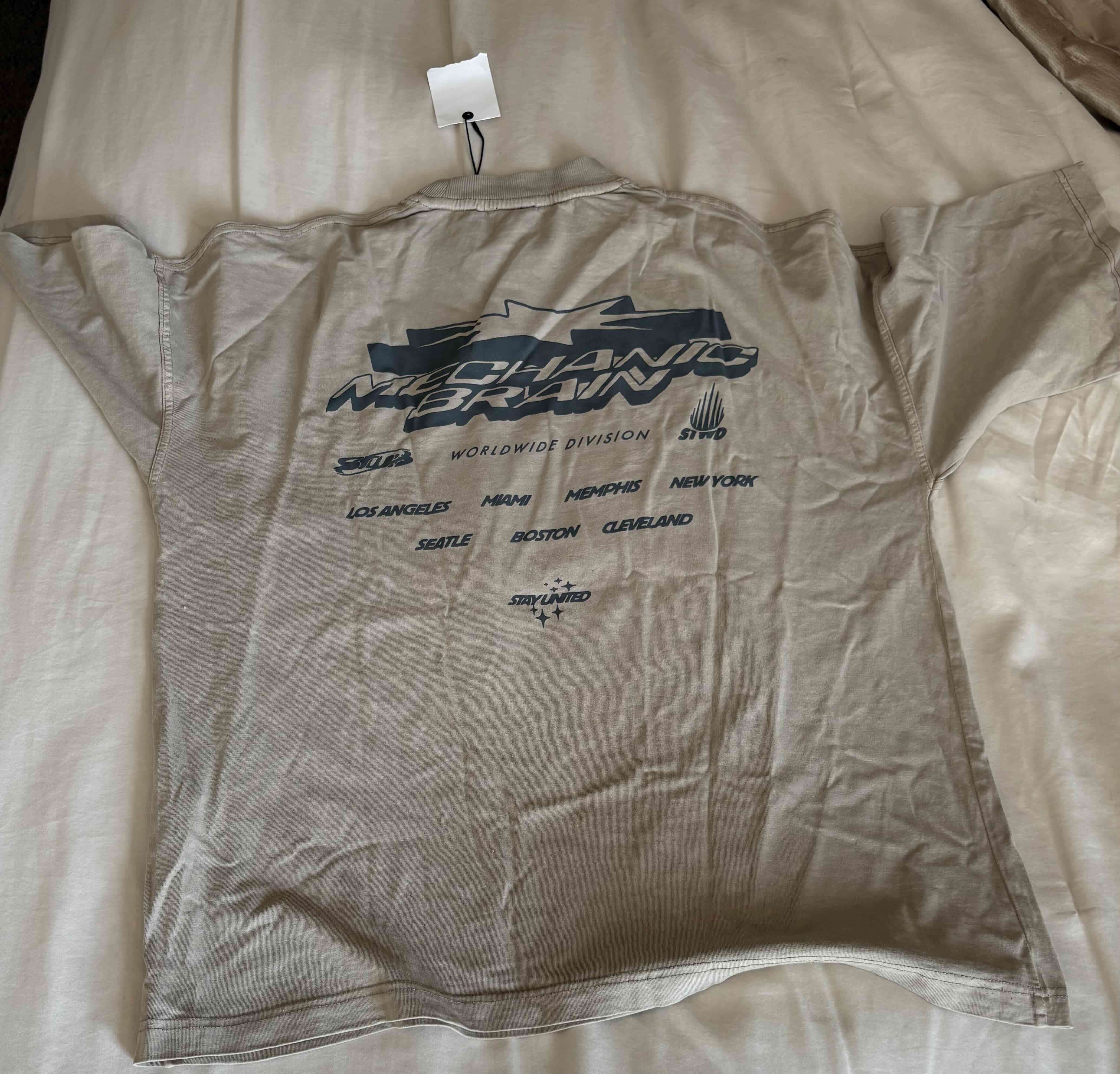 Polera beige con estampado - miniatura 2