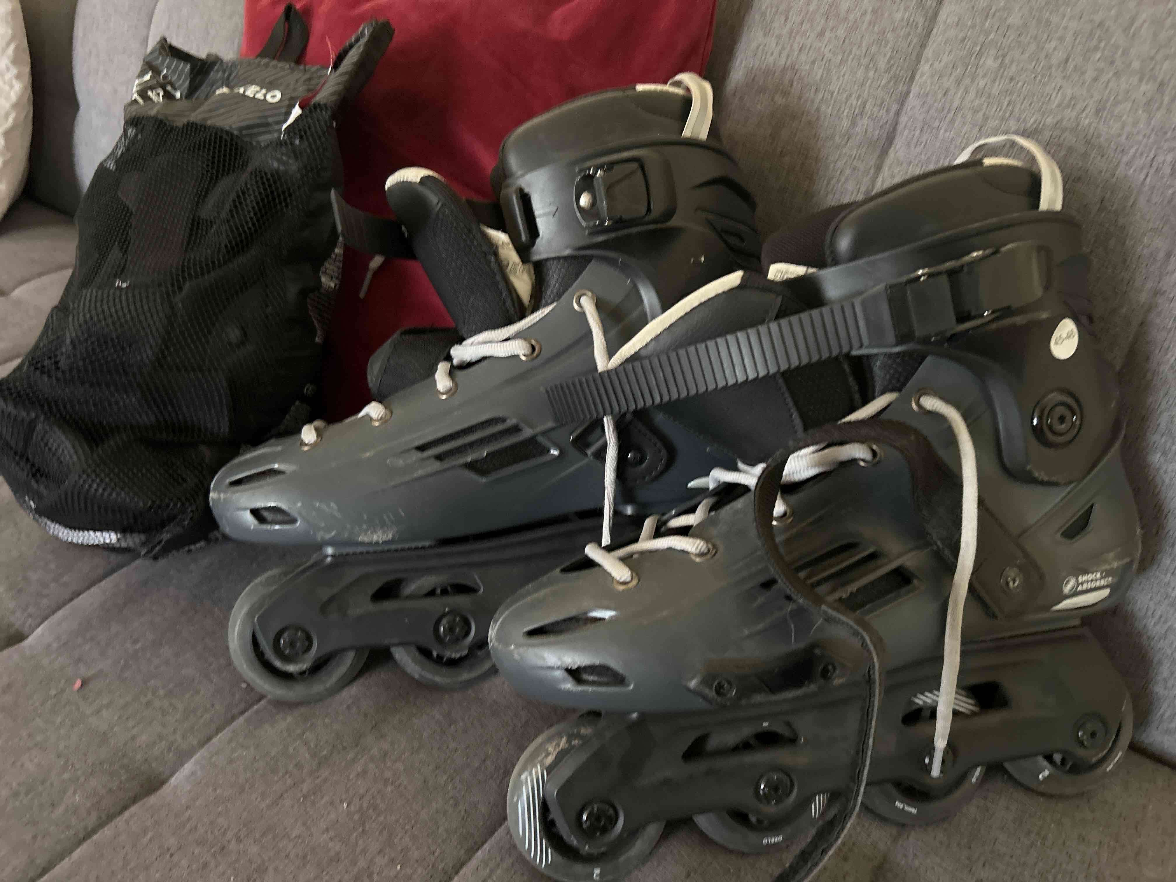 Patines en línea negros con protección - miniatura 1