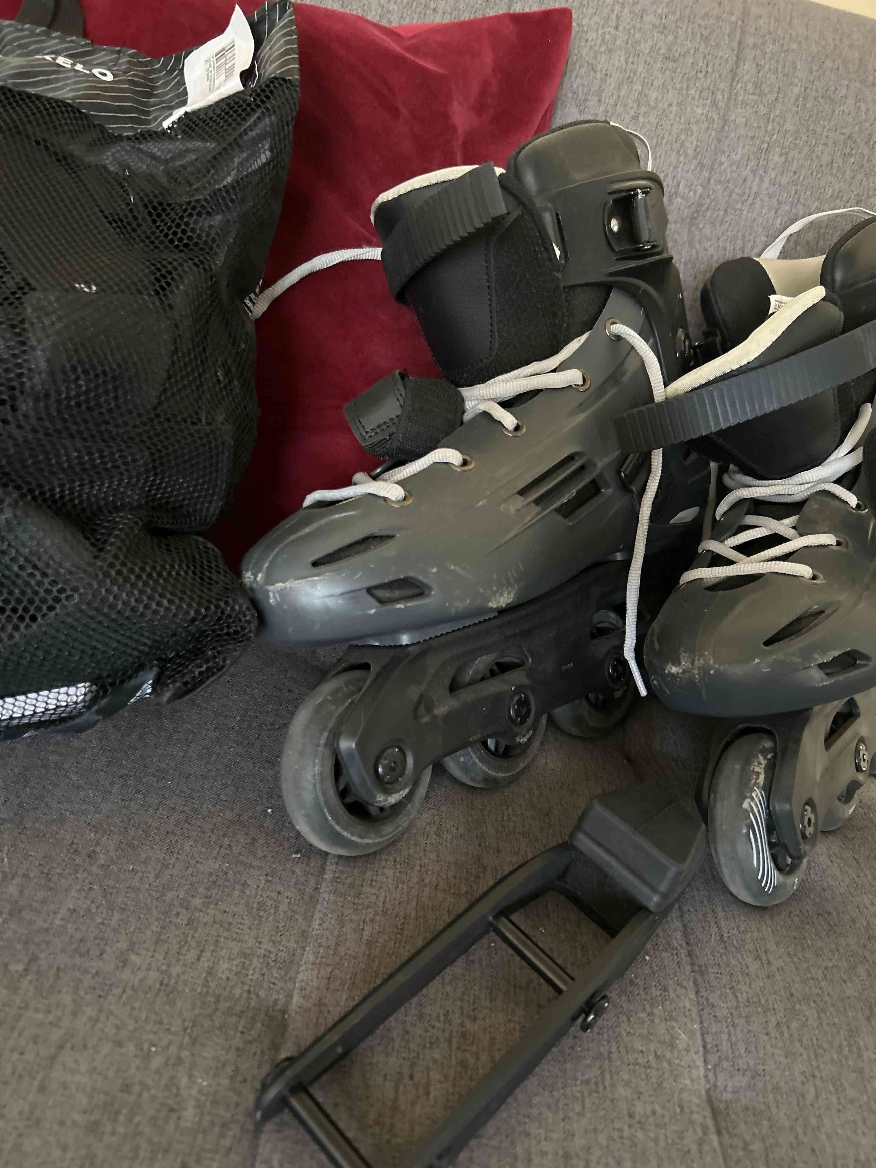 Patines en línea negros con protección - miniatura 2