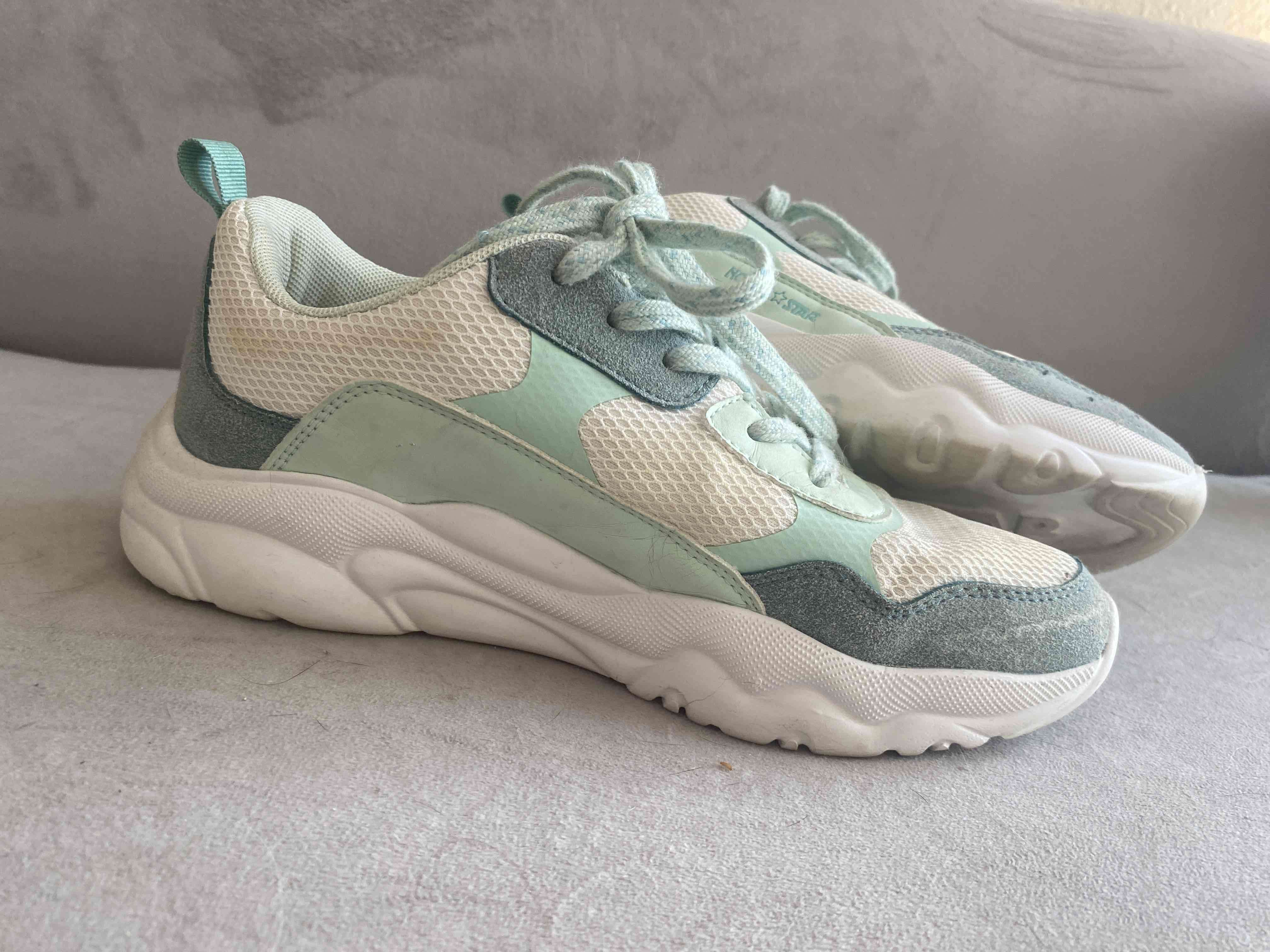 Zapatillas deportivas verde y blanco - miniatura 1