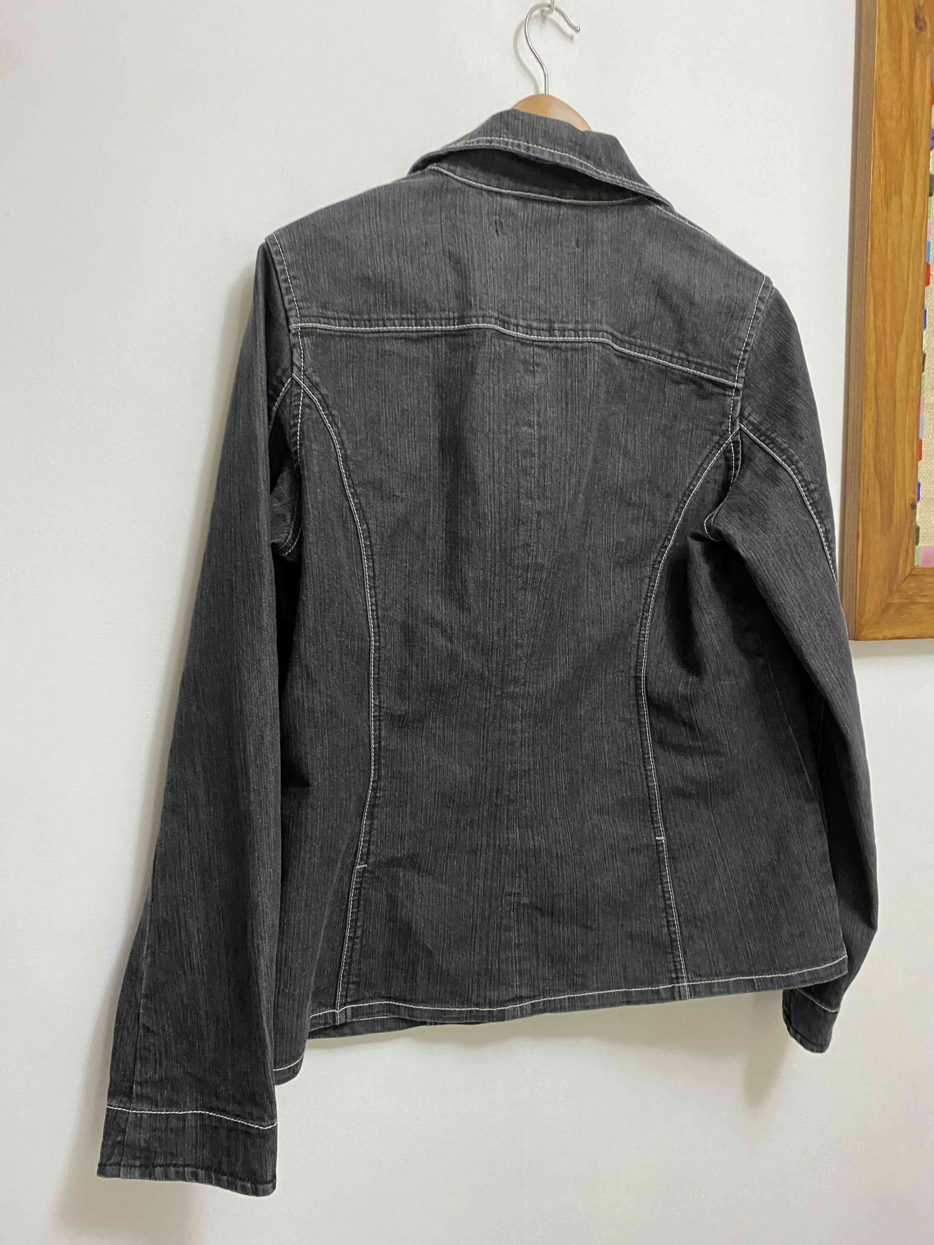 Chaqueta negra talla 44 - miniatura 2