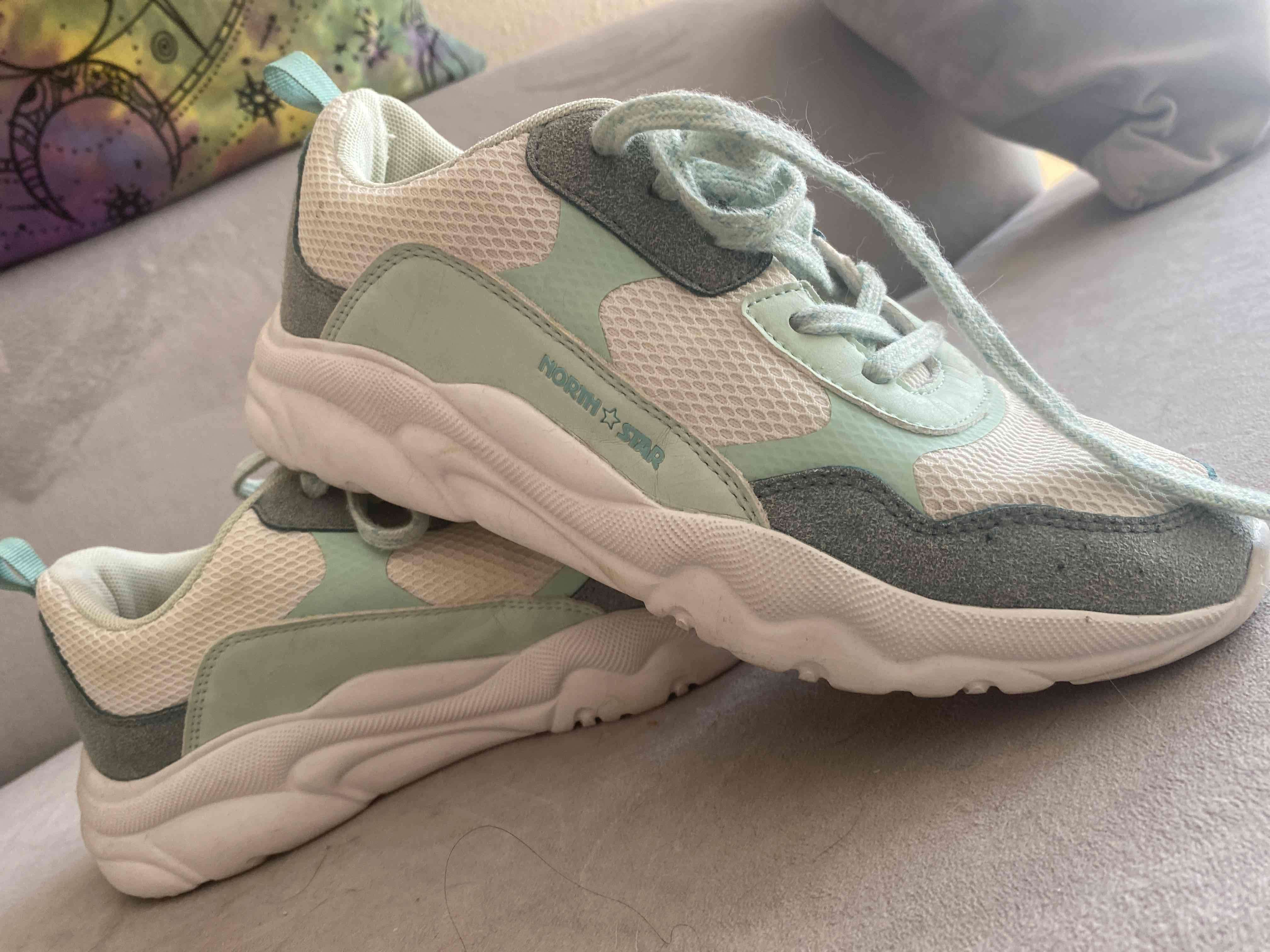 Zapatillas deportivas verde y blanco - miniatura 3