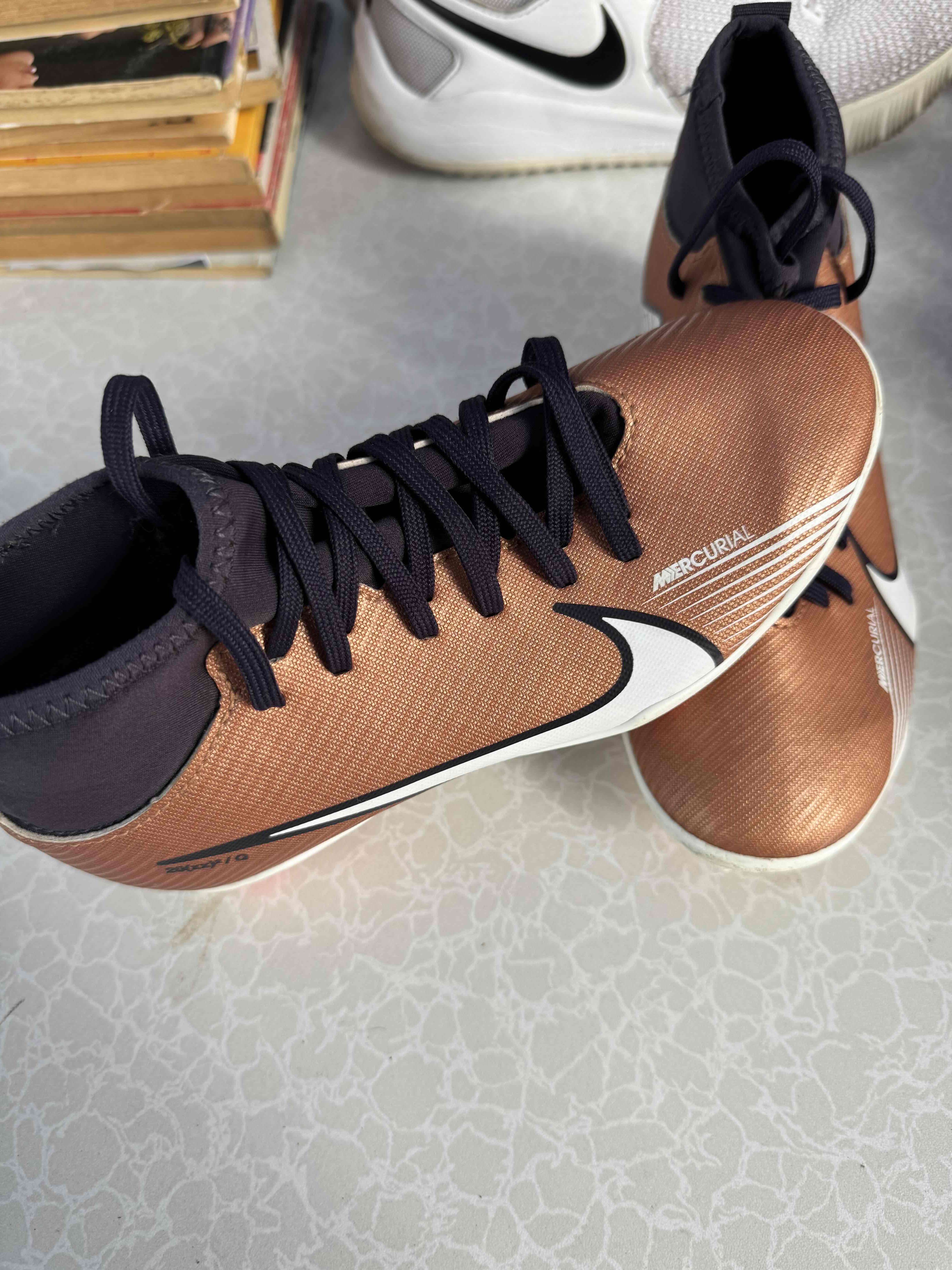 Botines futbol talla 32 - miniatura 2