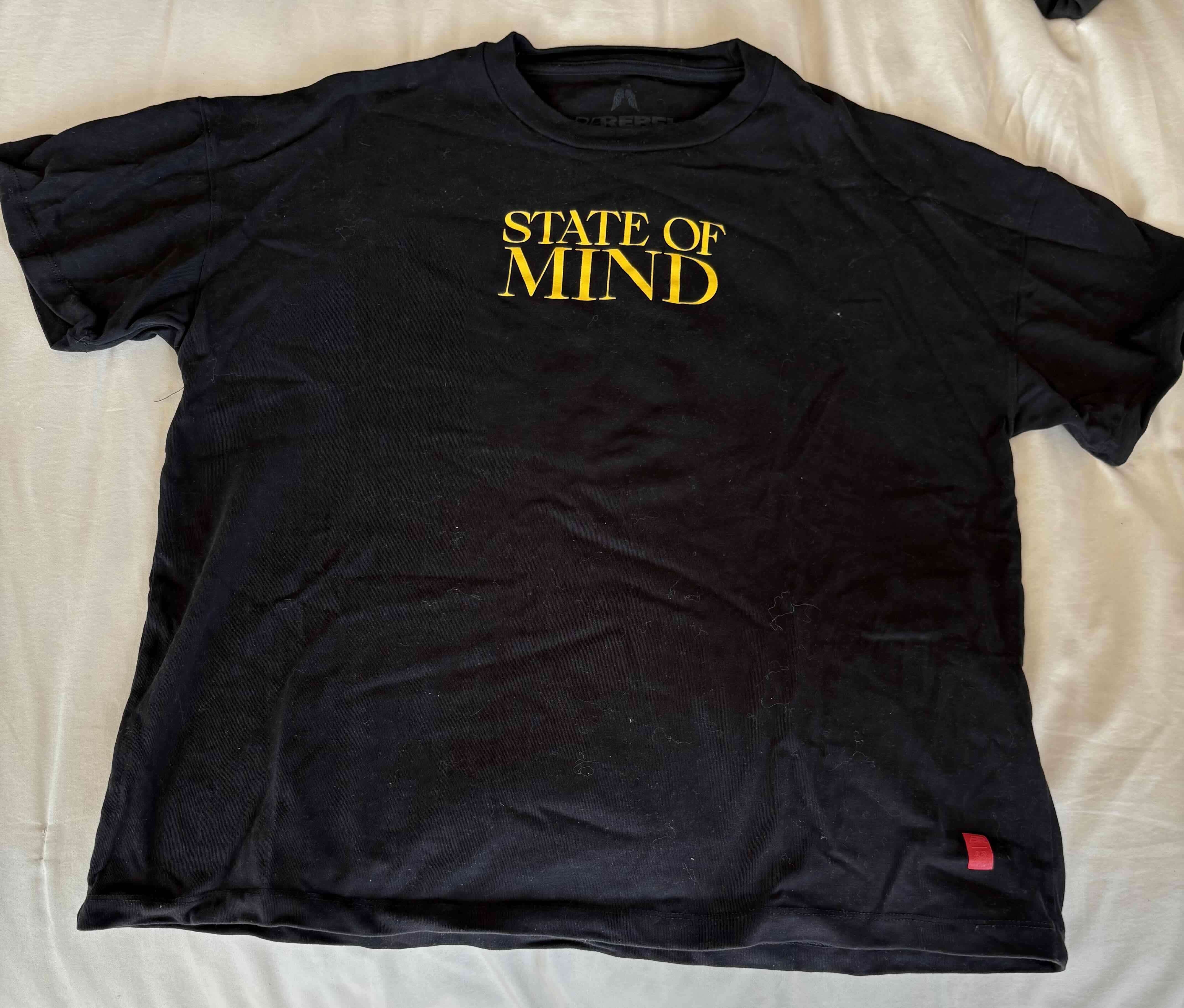 Polera negra 'State of Mind' - miniatura 1