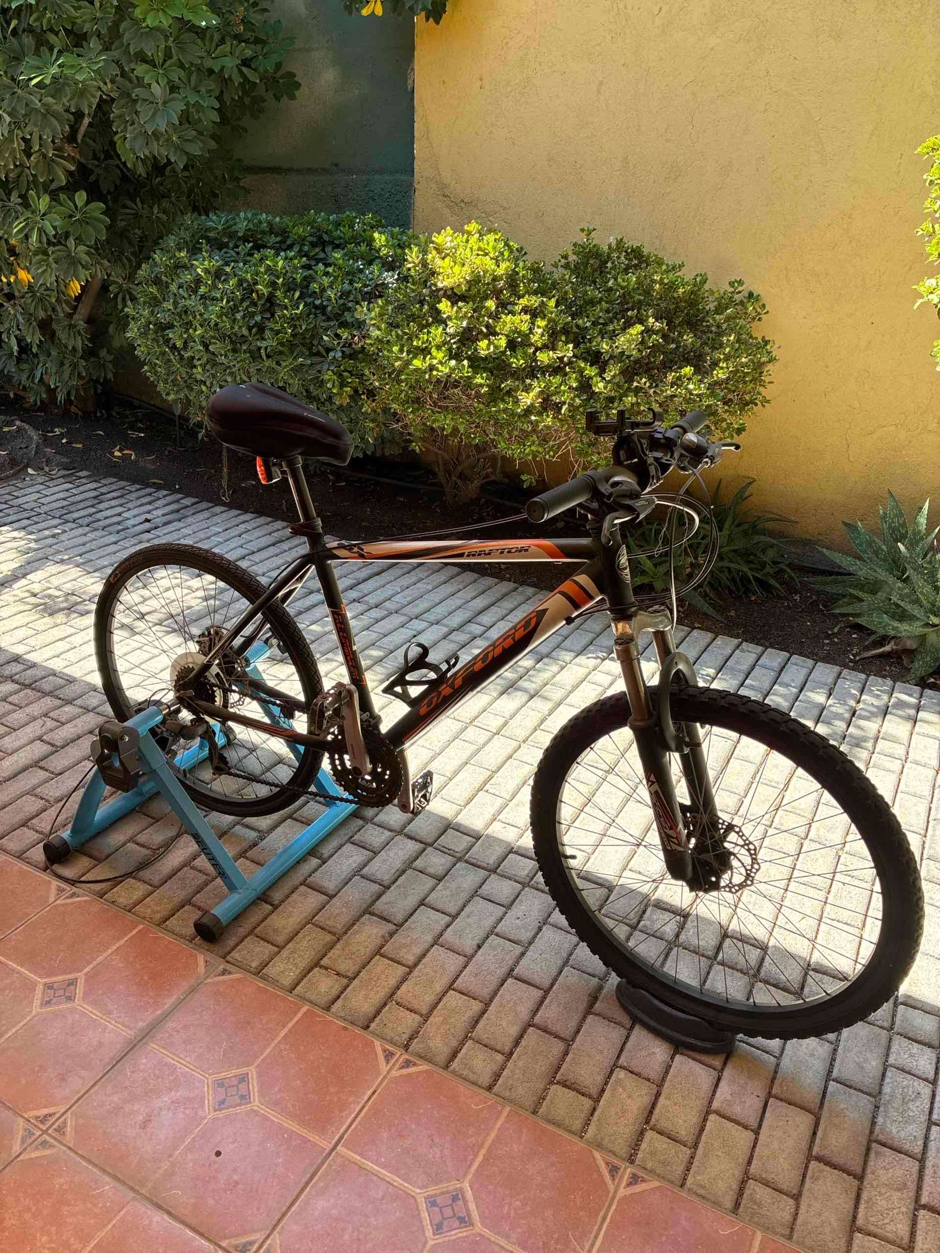 Bicicleta de montaña con soporte - 1