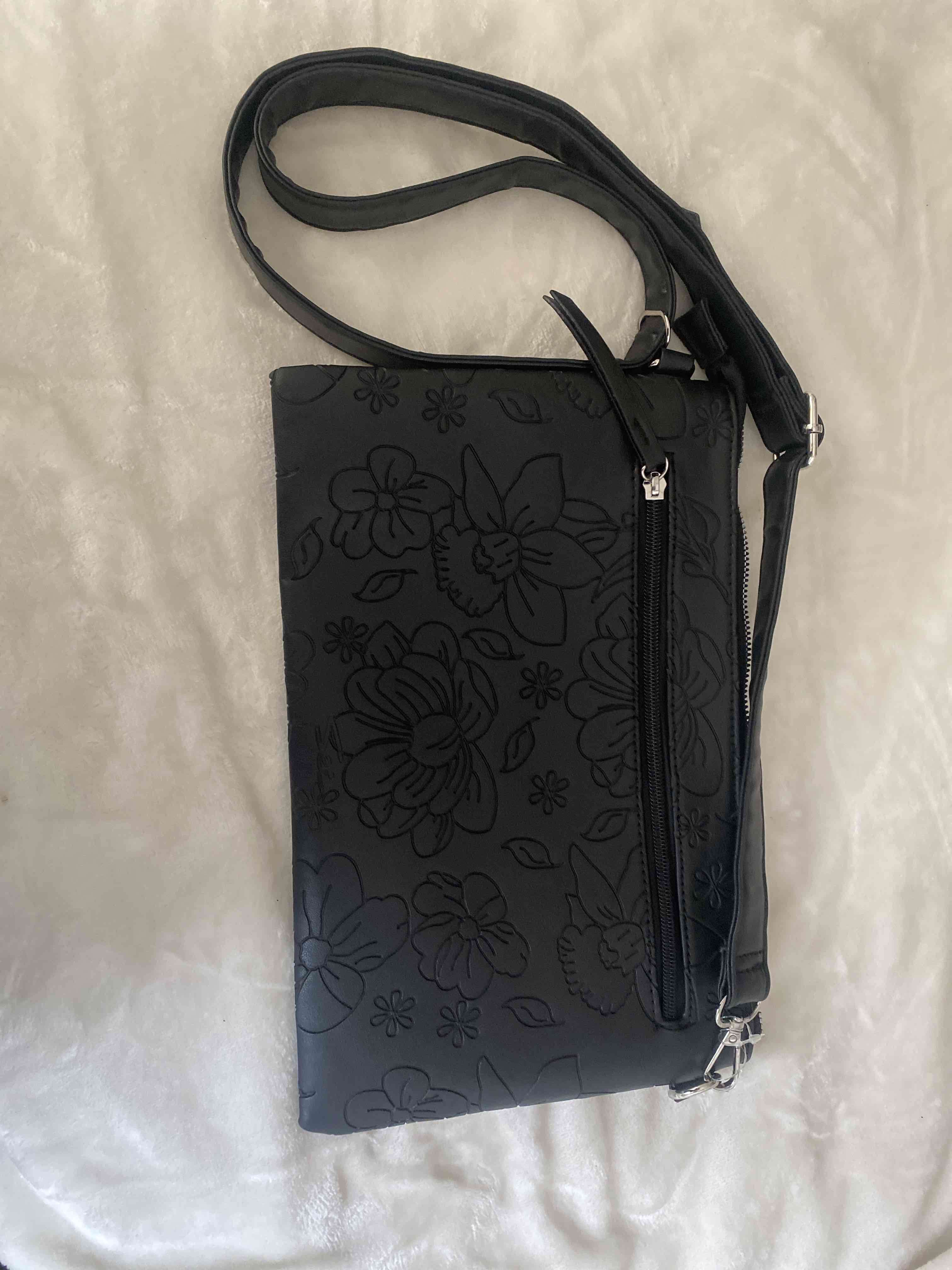 Cartera negra con diseño floral - miniatura 3