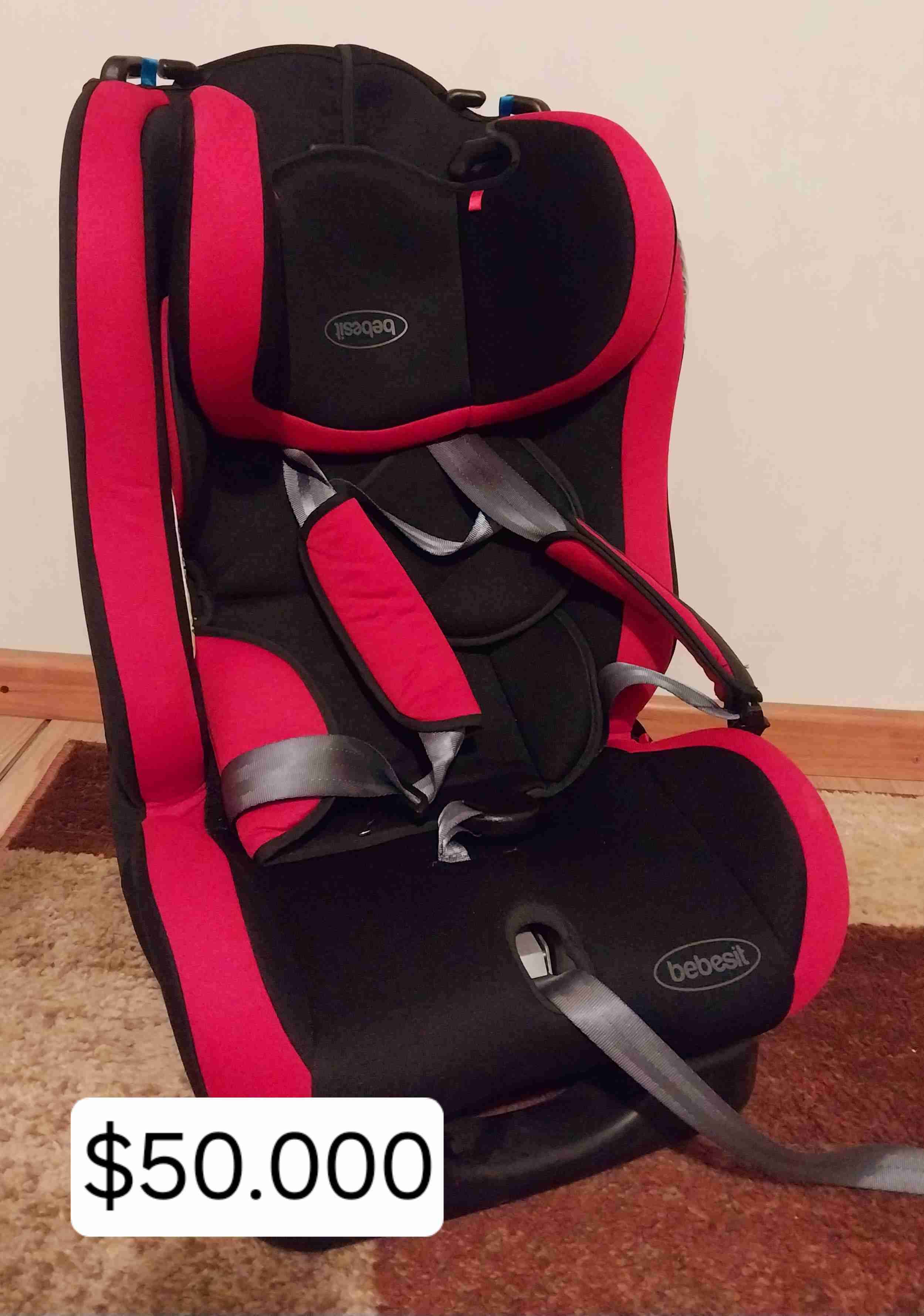 Silla de auto para bebé negra y roja - miniatura 1