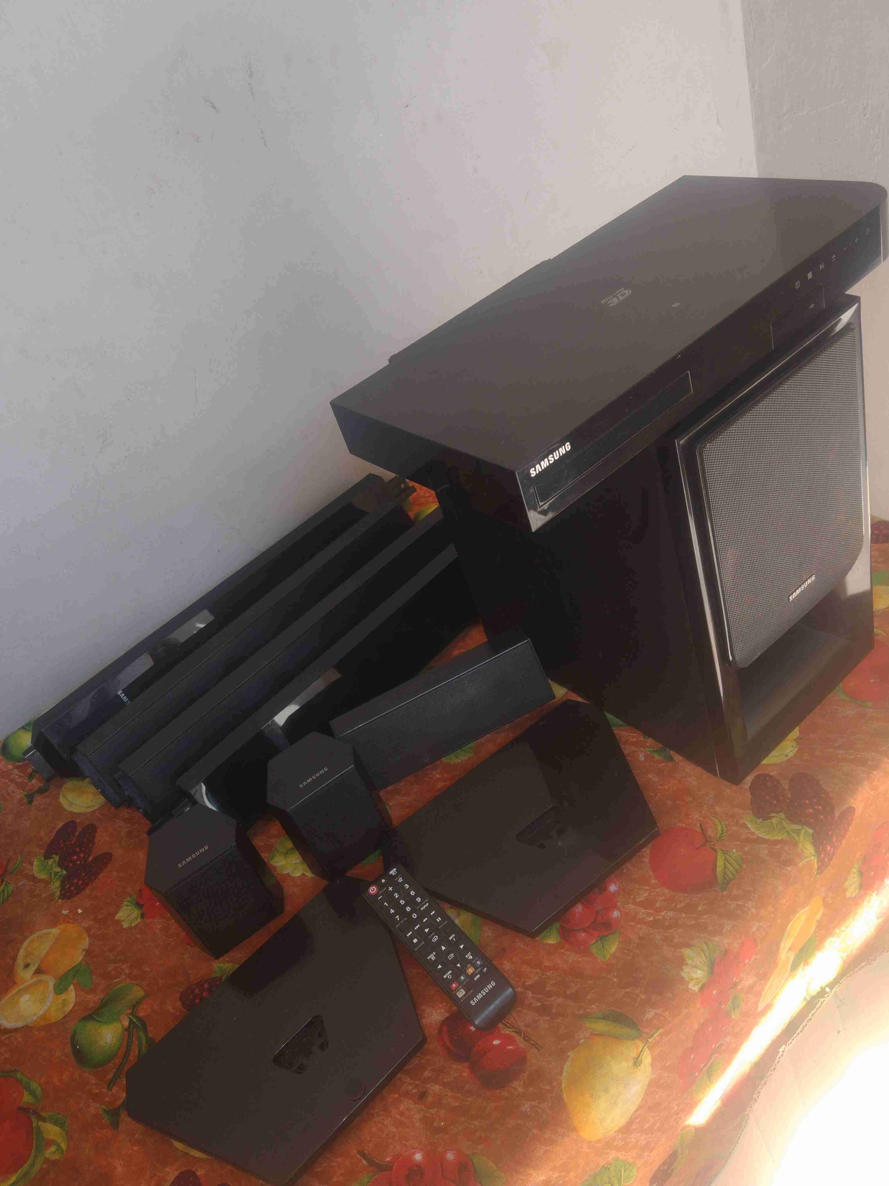 Sistema de sonido Samsung con subwoofer - miniatura 2