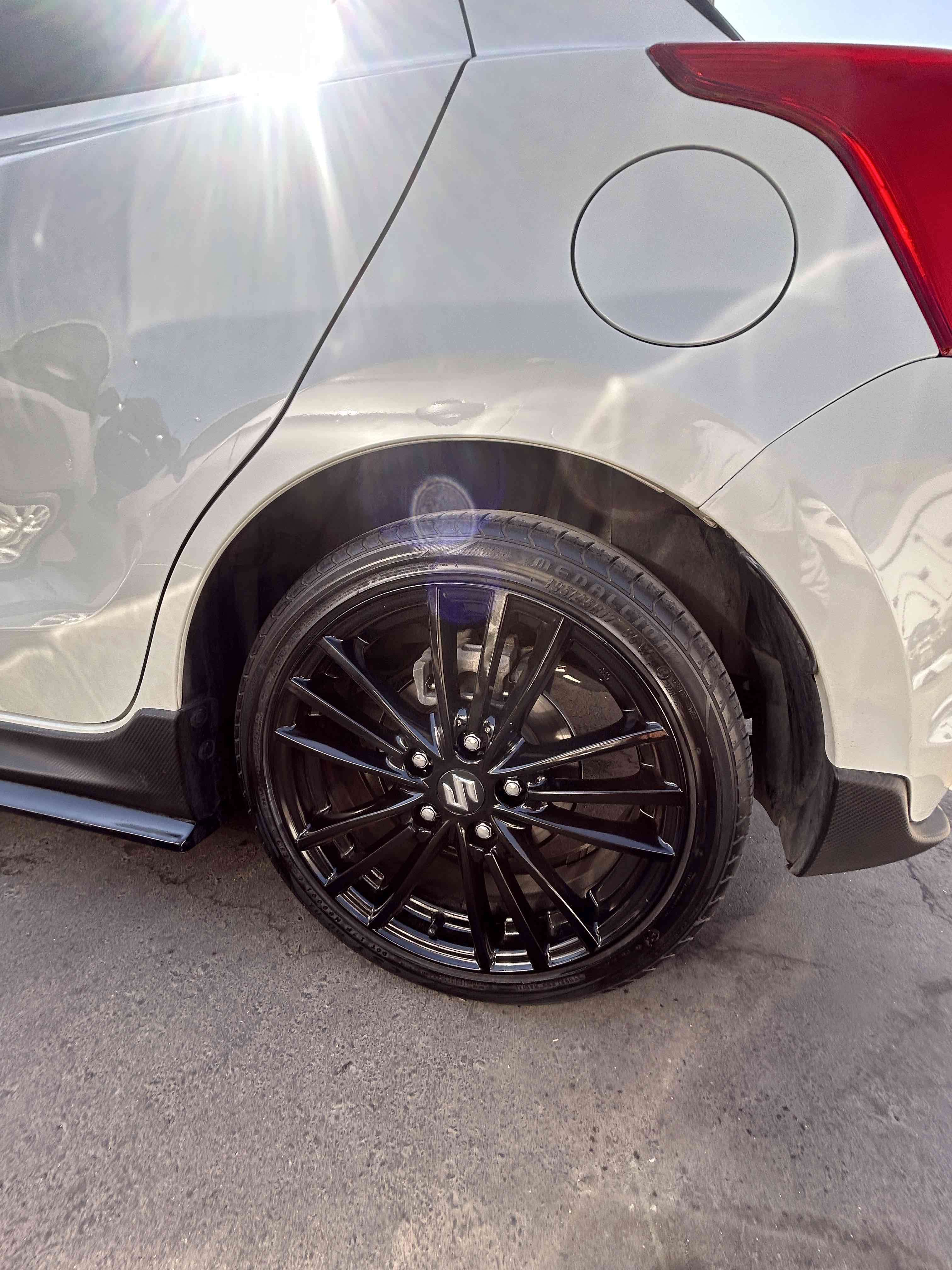 Llantas Enkei  negras 17 pulgadas para zc33s - miniatura 1