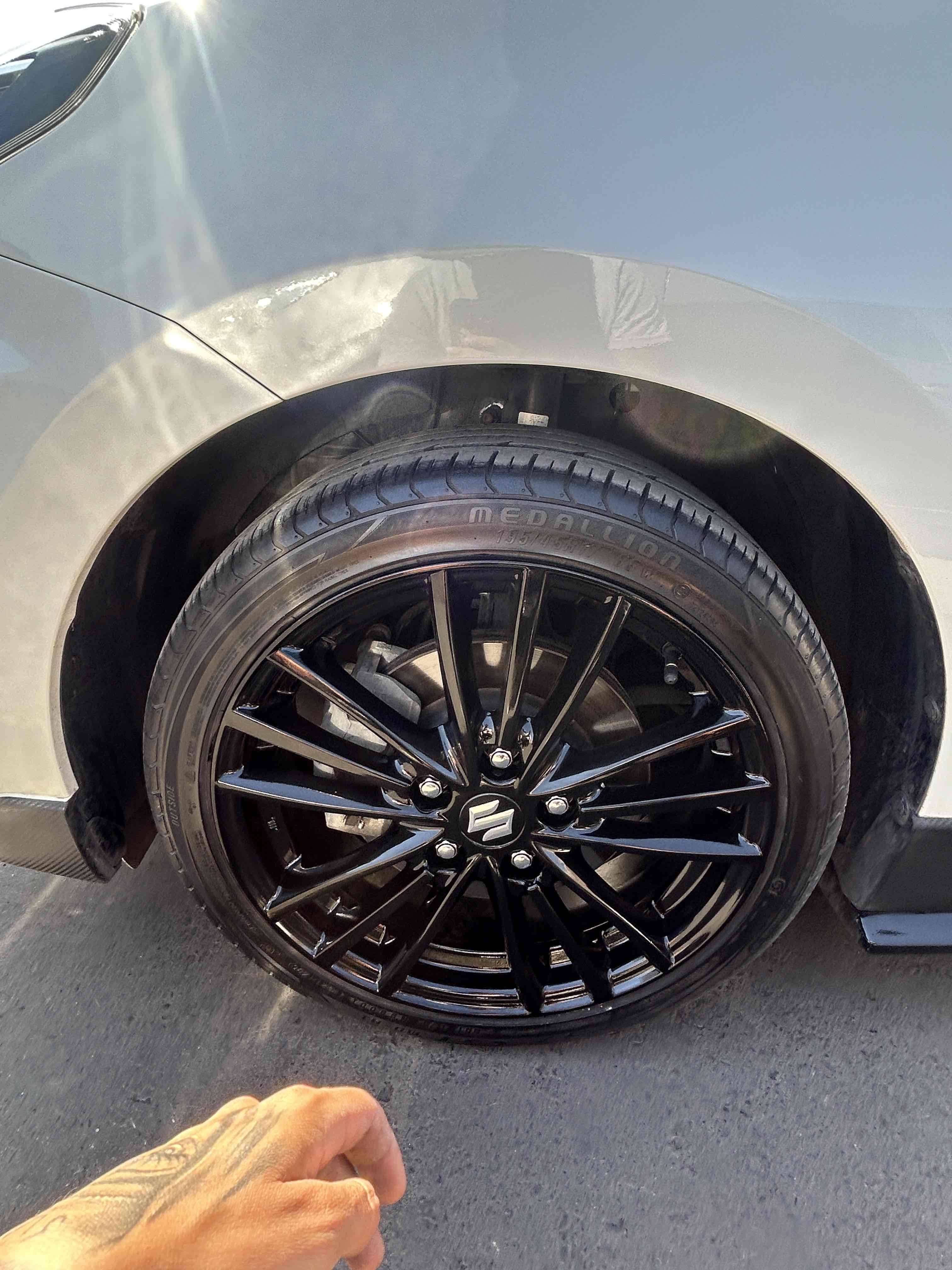 Llantas Enkei  negras 17 pulgadas para zc33s - miniatura 2