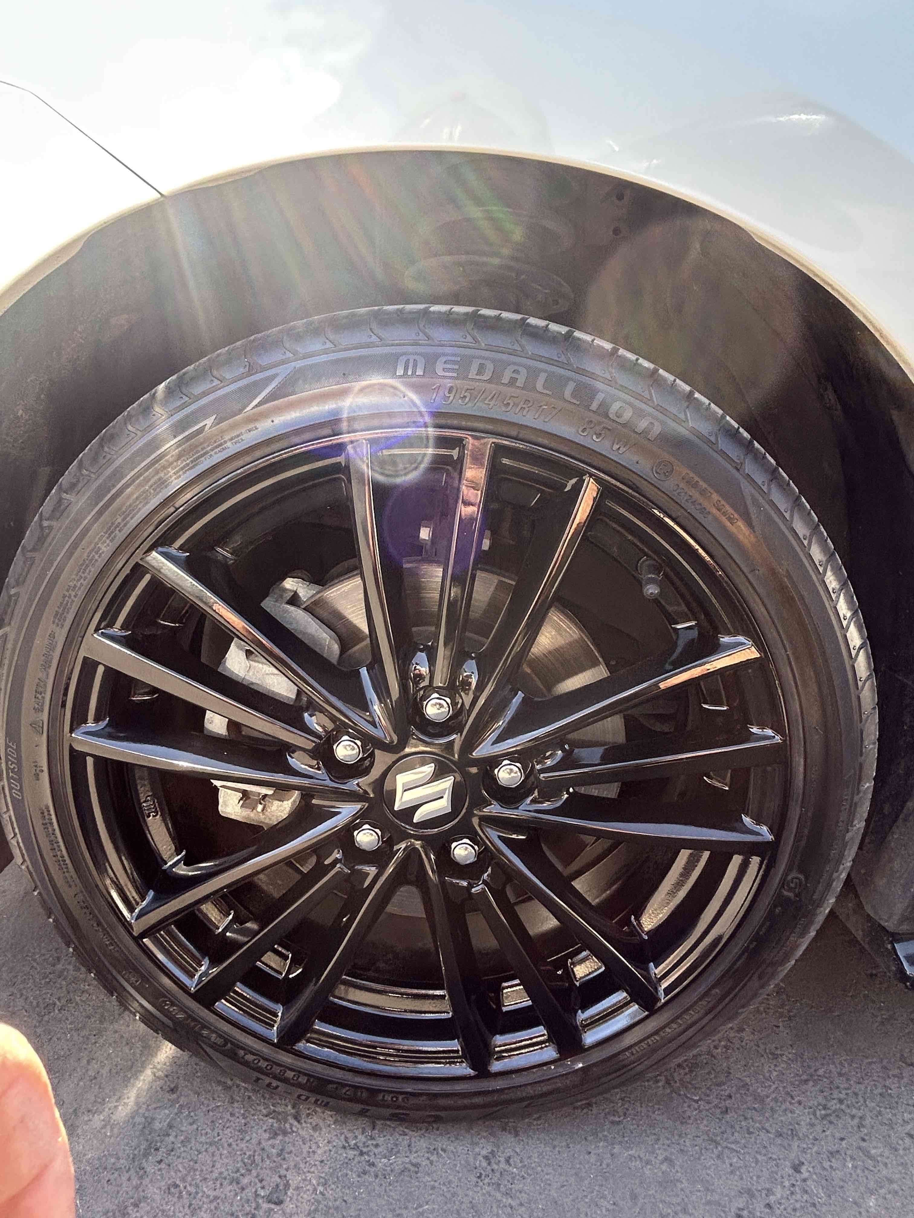 Llantas Enkei  negras 17 pulgadas para zc33s - miniatura 4