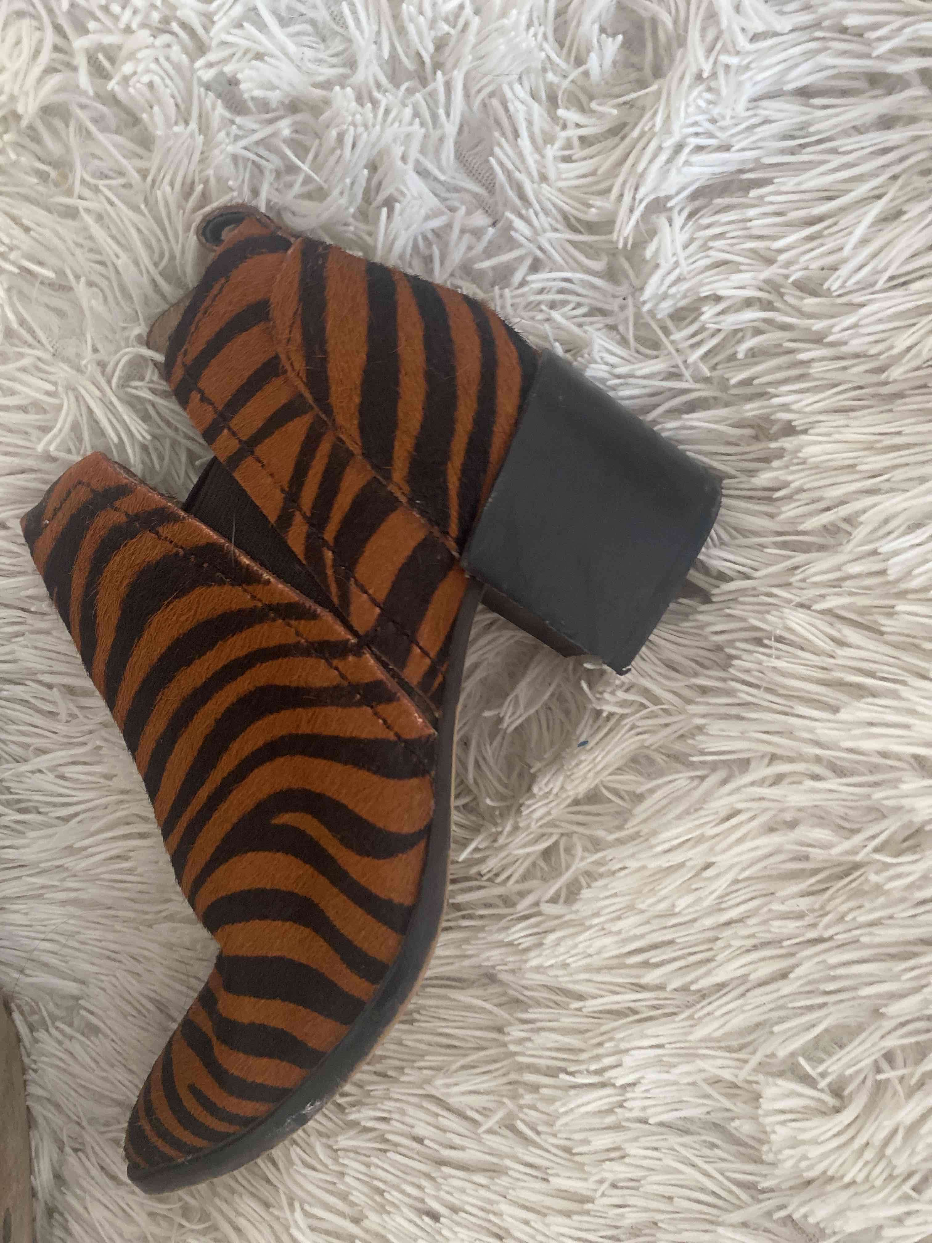 Botines con estampado de zebra - miniatura 2