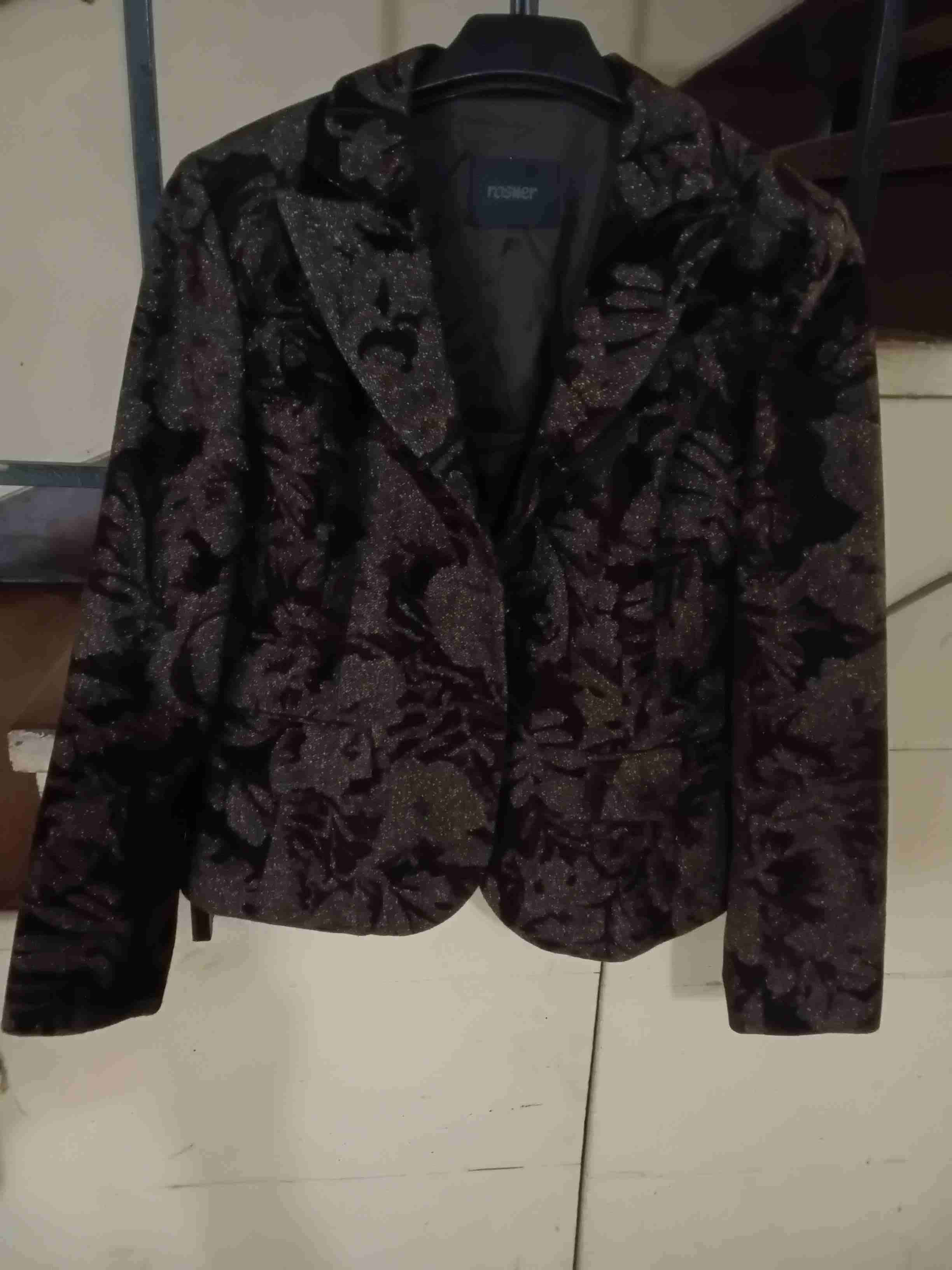 Blazer floreado brillante