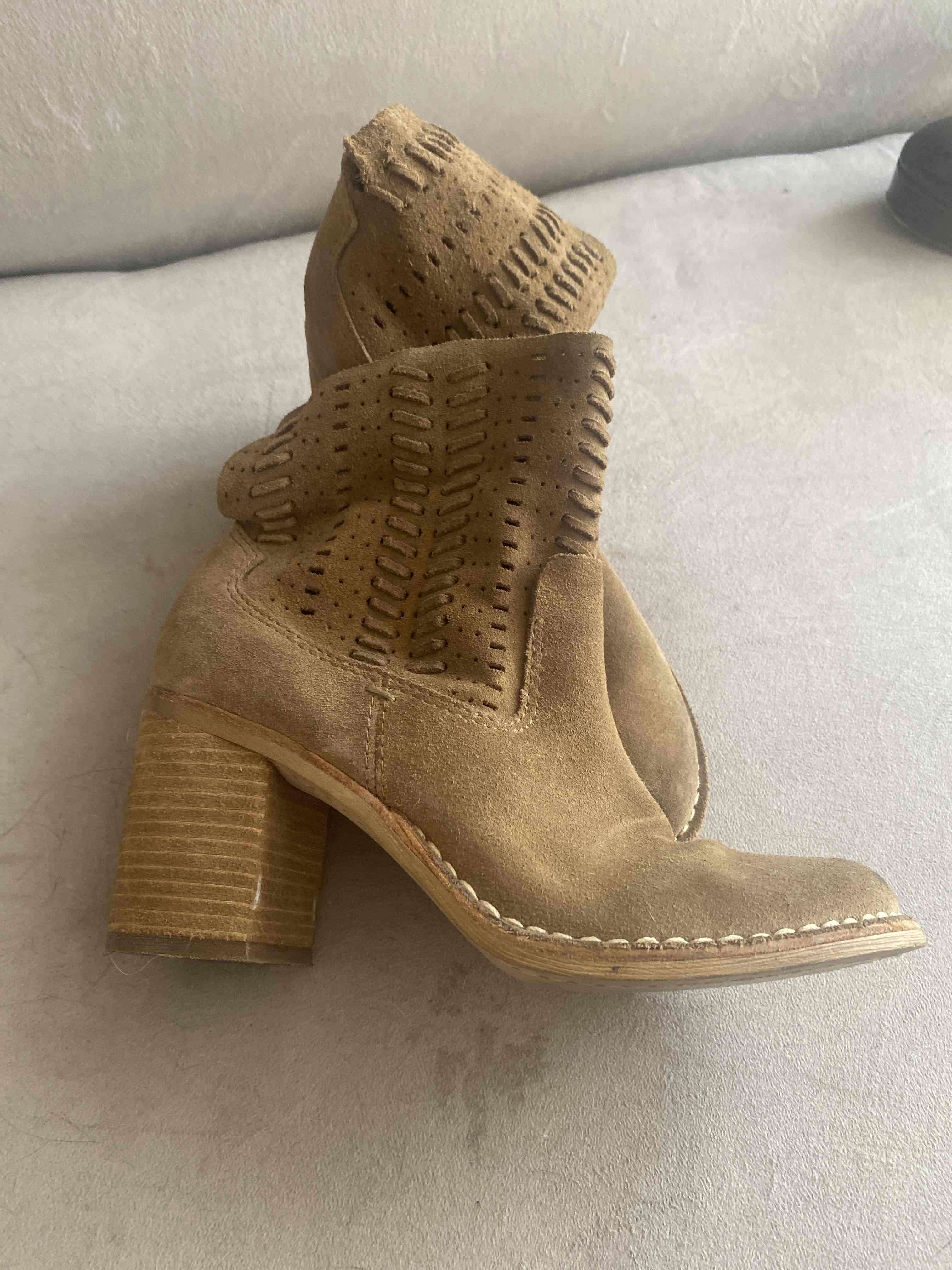 Botines de gamuza color beige - miniatura 1