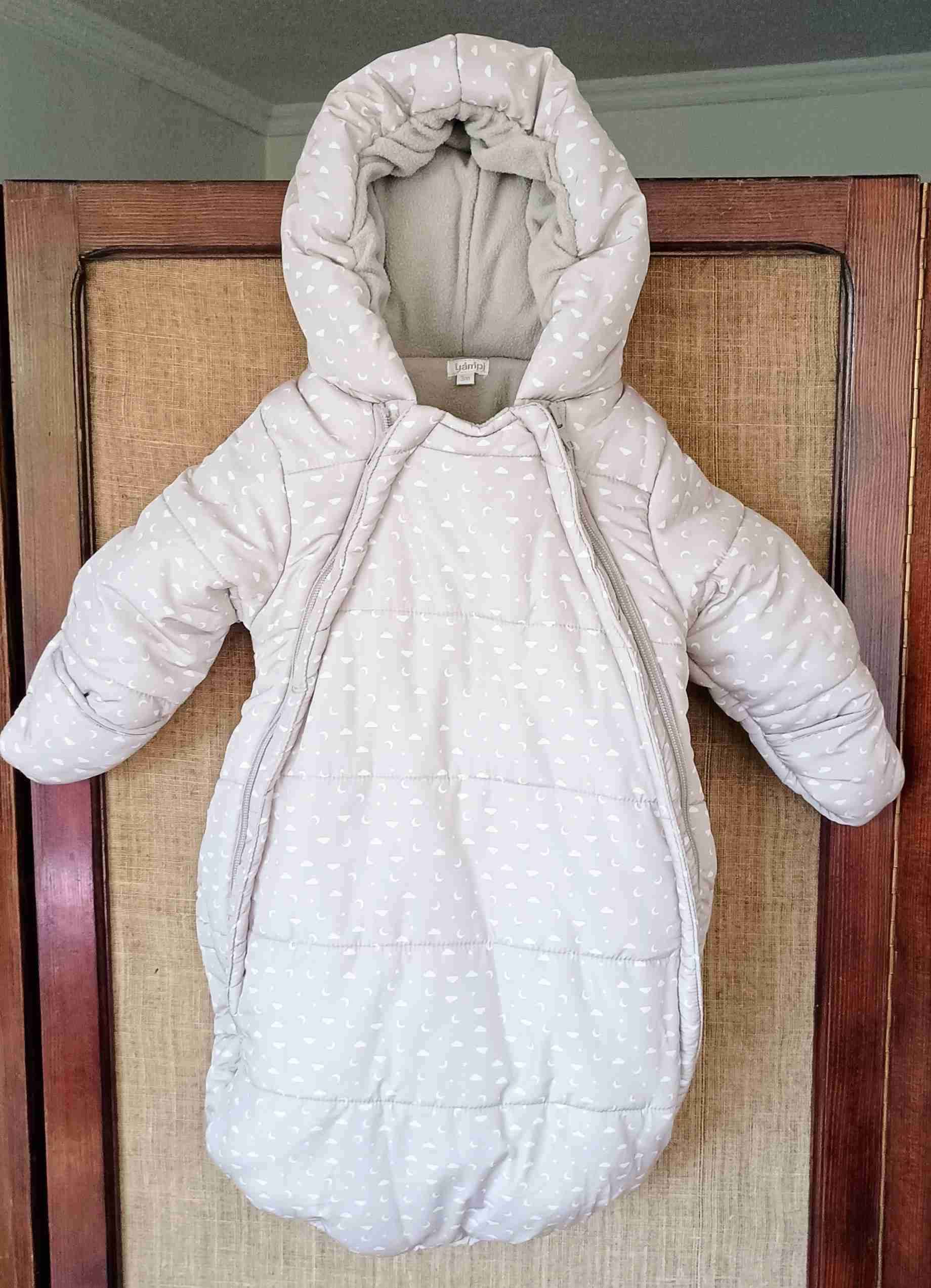 Porta bebé, Enterito Acolchado y Zapatitos - miniatura 2